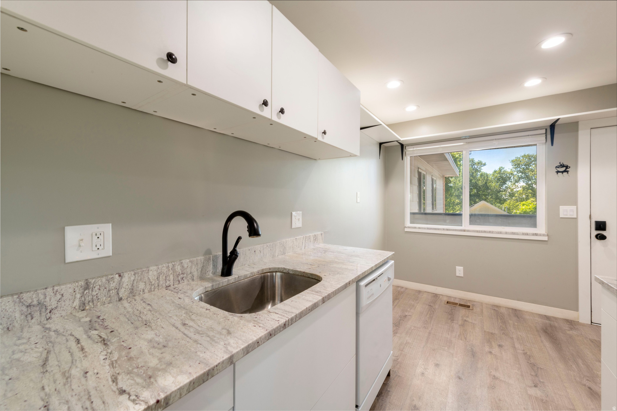MID AVES CONDO - Residential