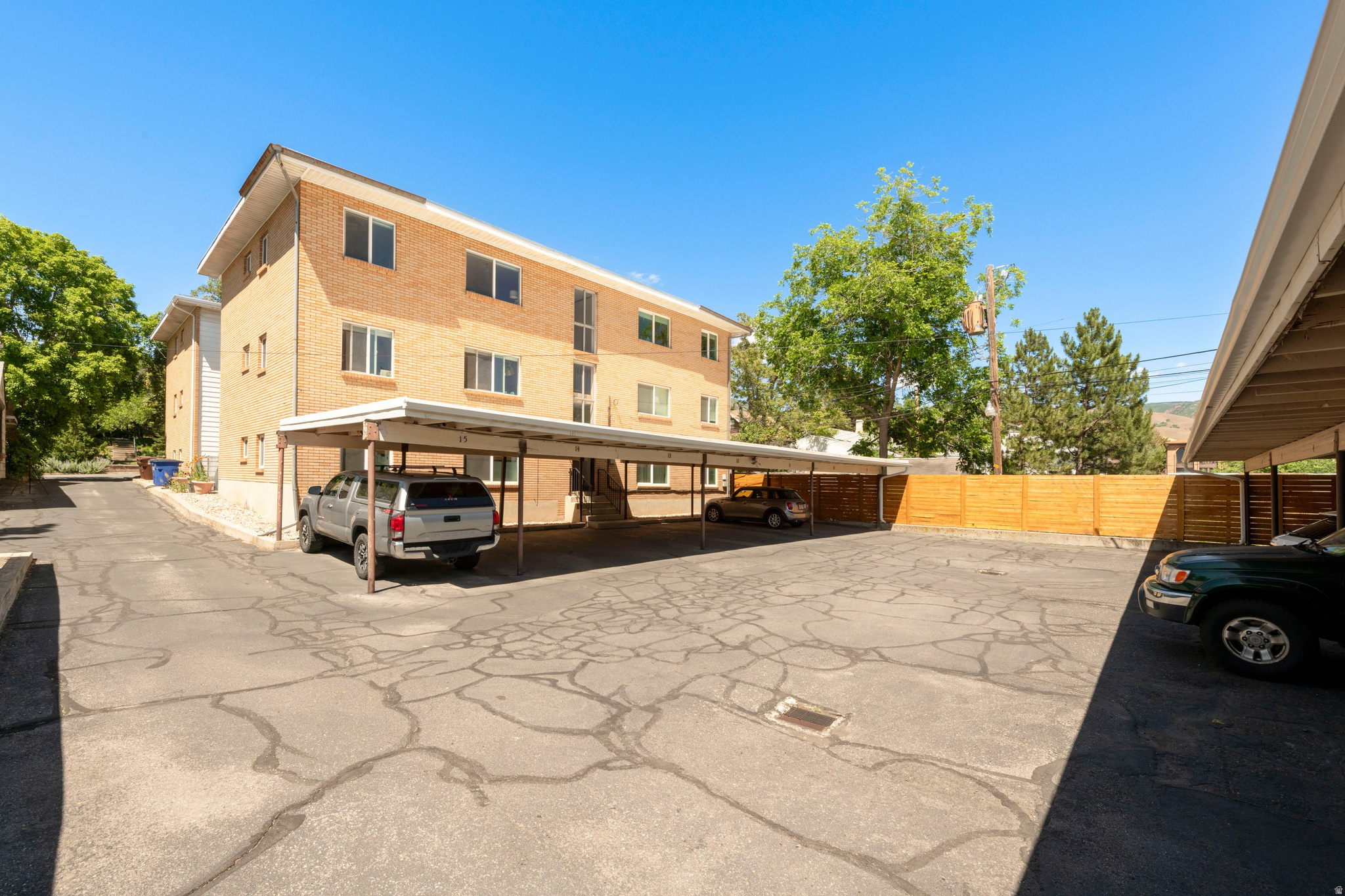 MID AVES CONDO - Residential