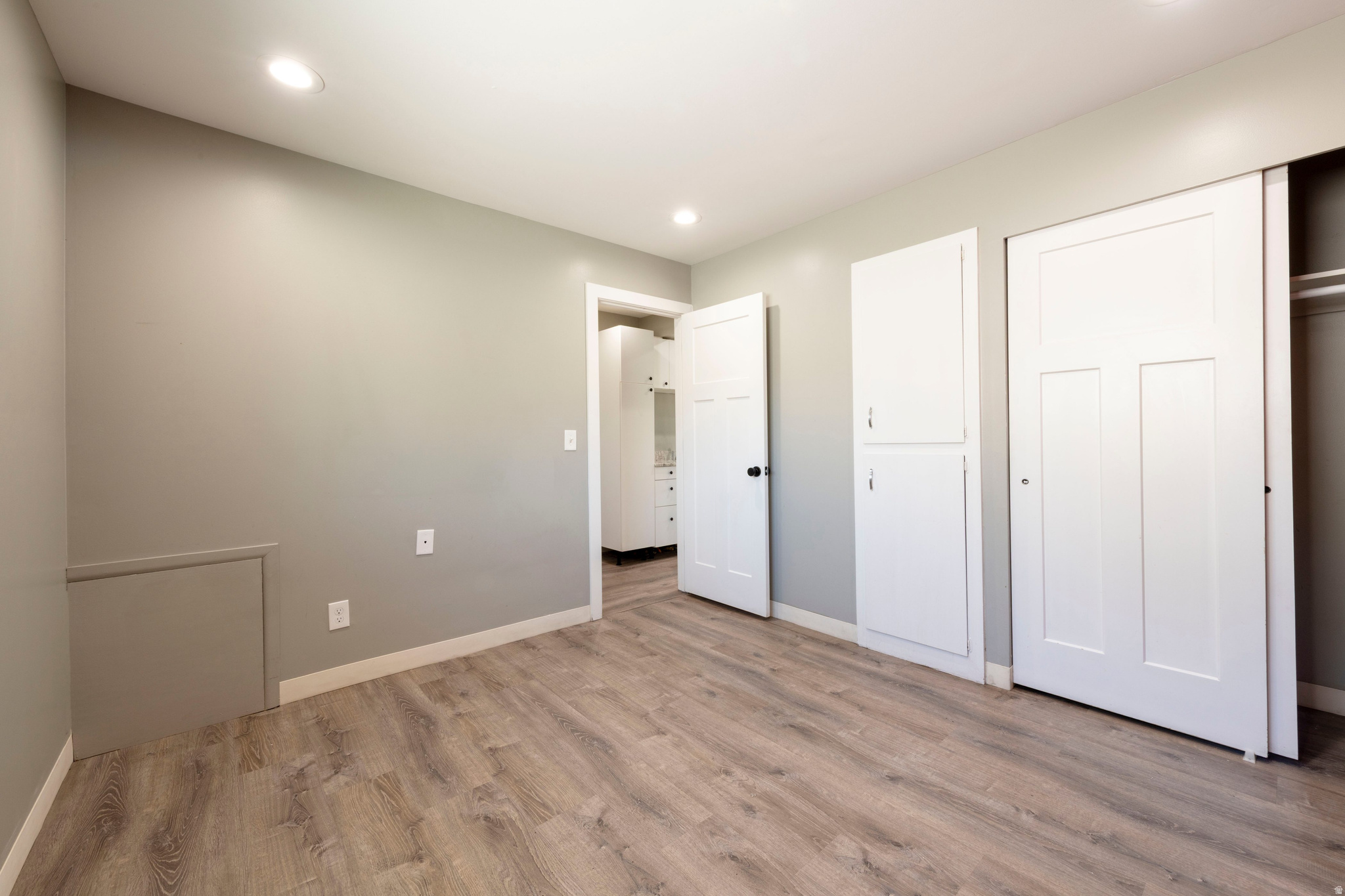 MID AVES CONDO - Residential