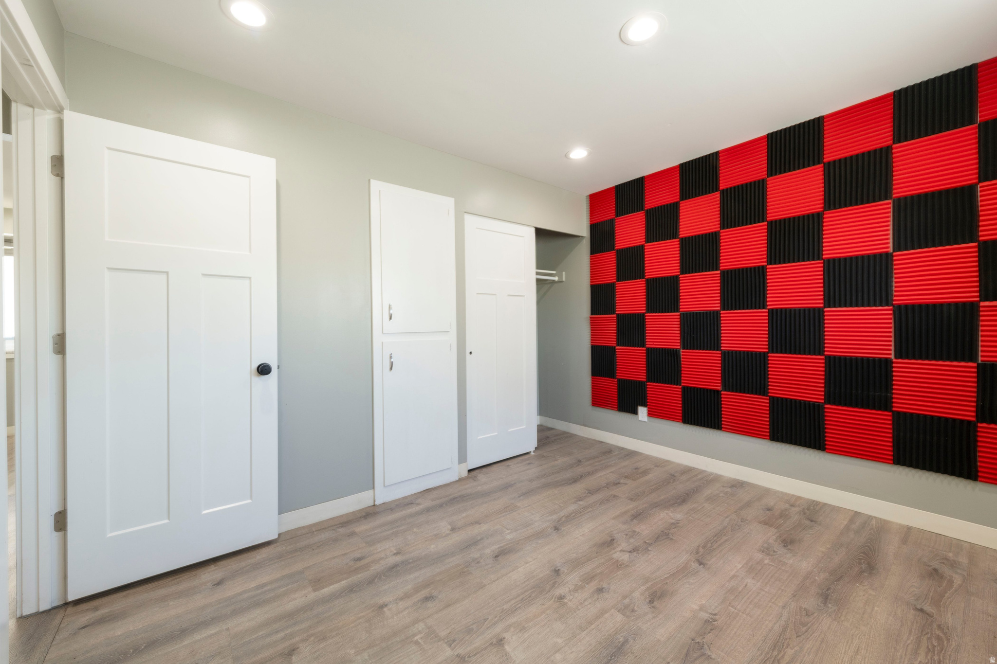 MID AVES CONDO - Residential