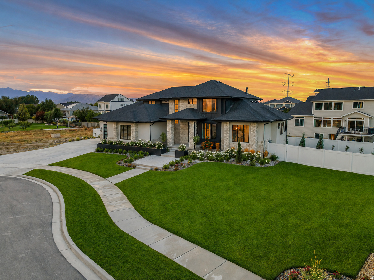 GRANDEUR ESTATES - Residential