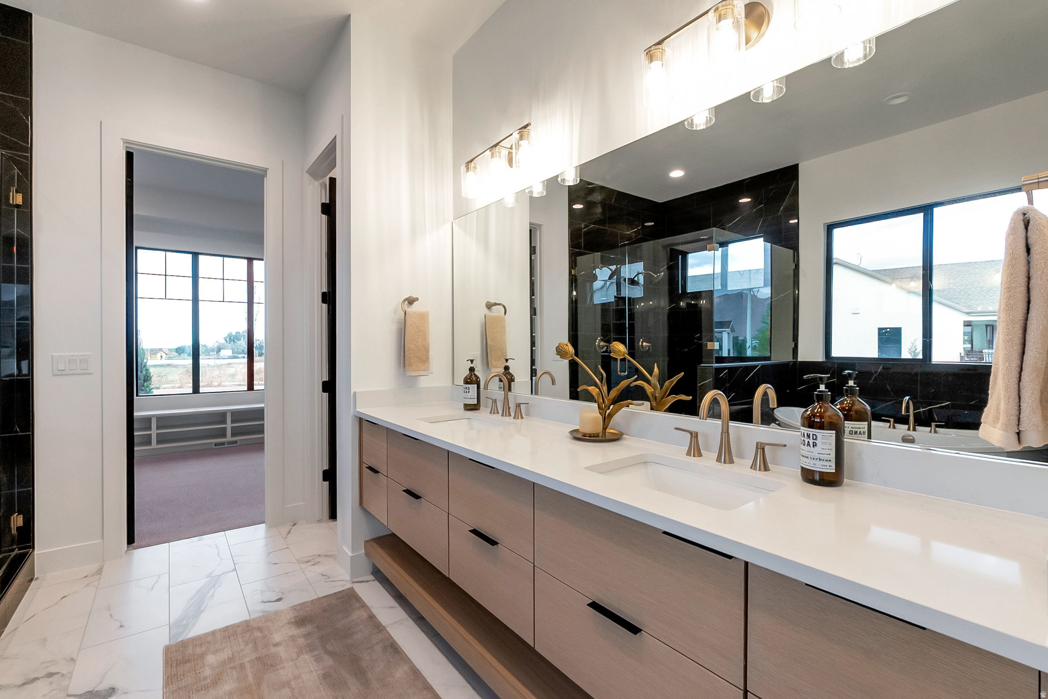 GRANDEUR ESTATES - Residential
