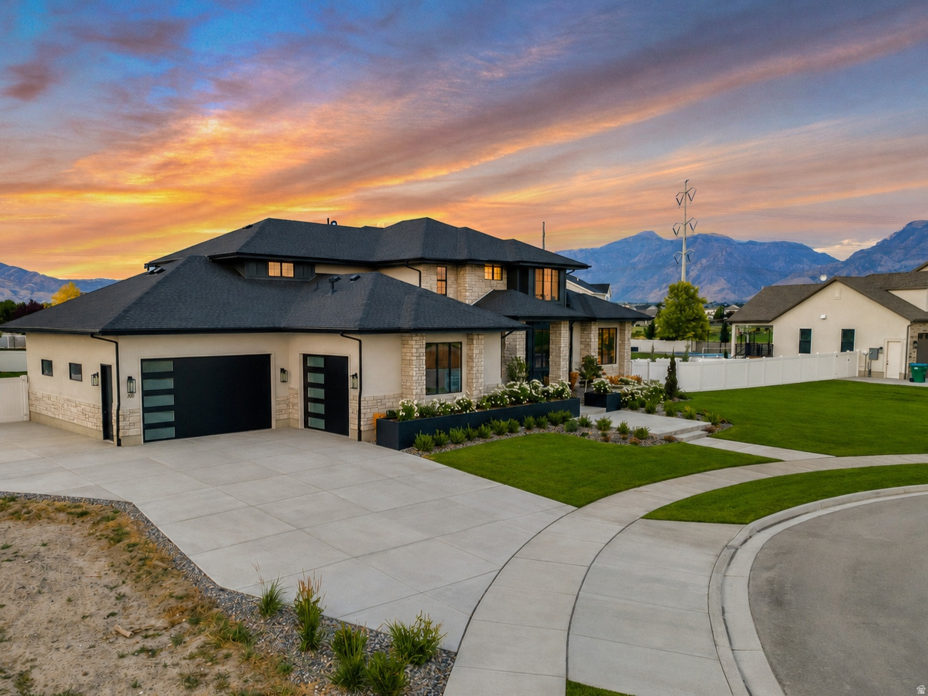 GRANDEUR ESTATES - Residential