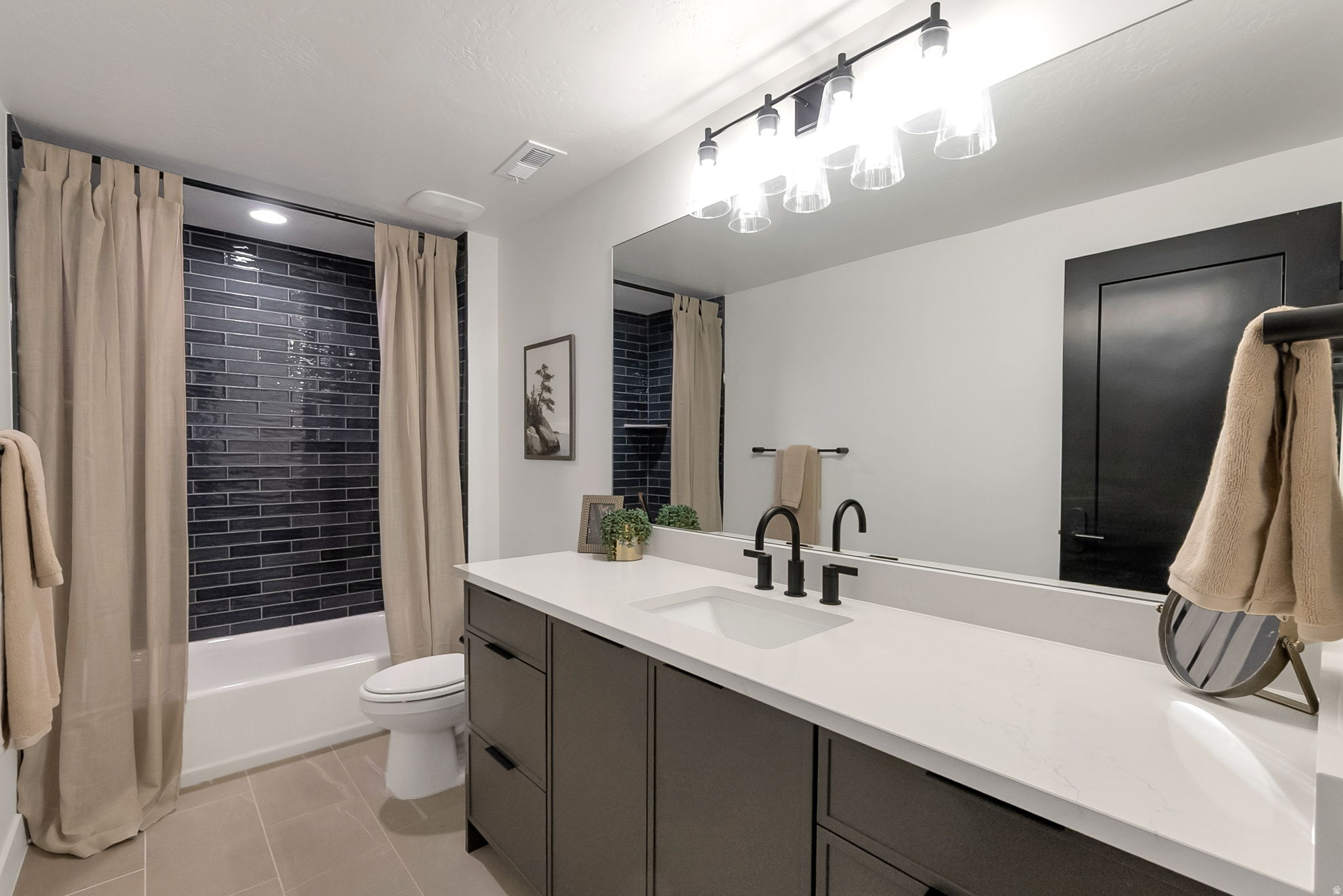 GRANDEUR ESTATES - Residential