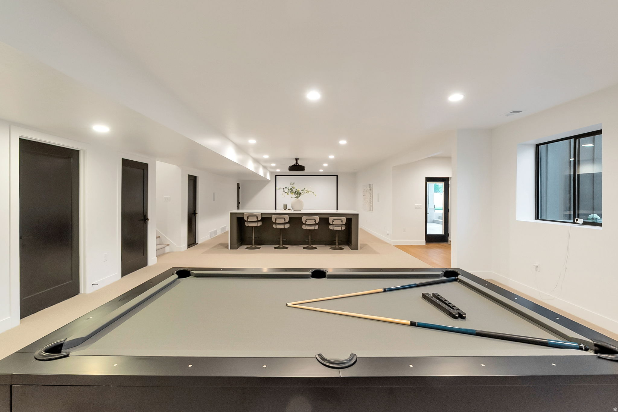 GRANDEUR ESTATES - Residential