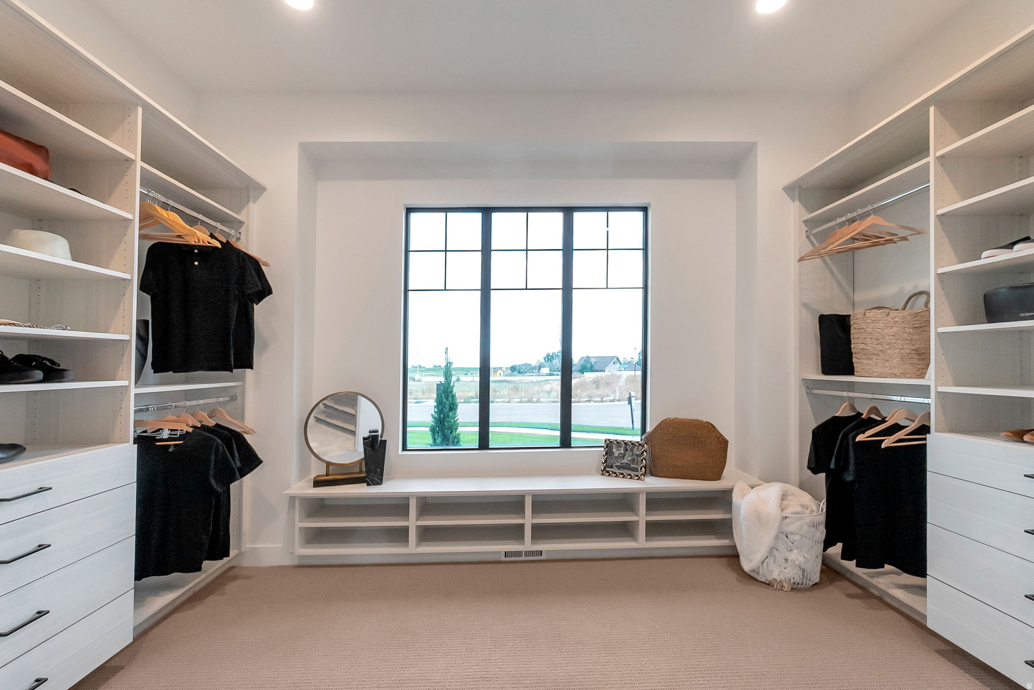 GRANDEUR ESTATES - Residential