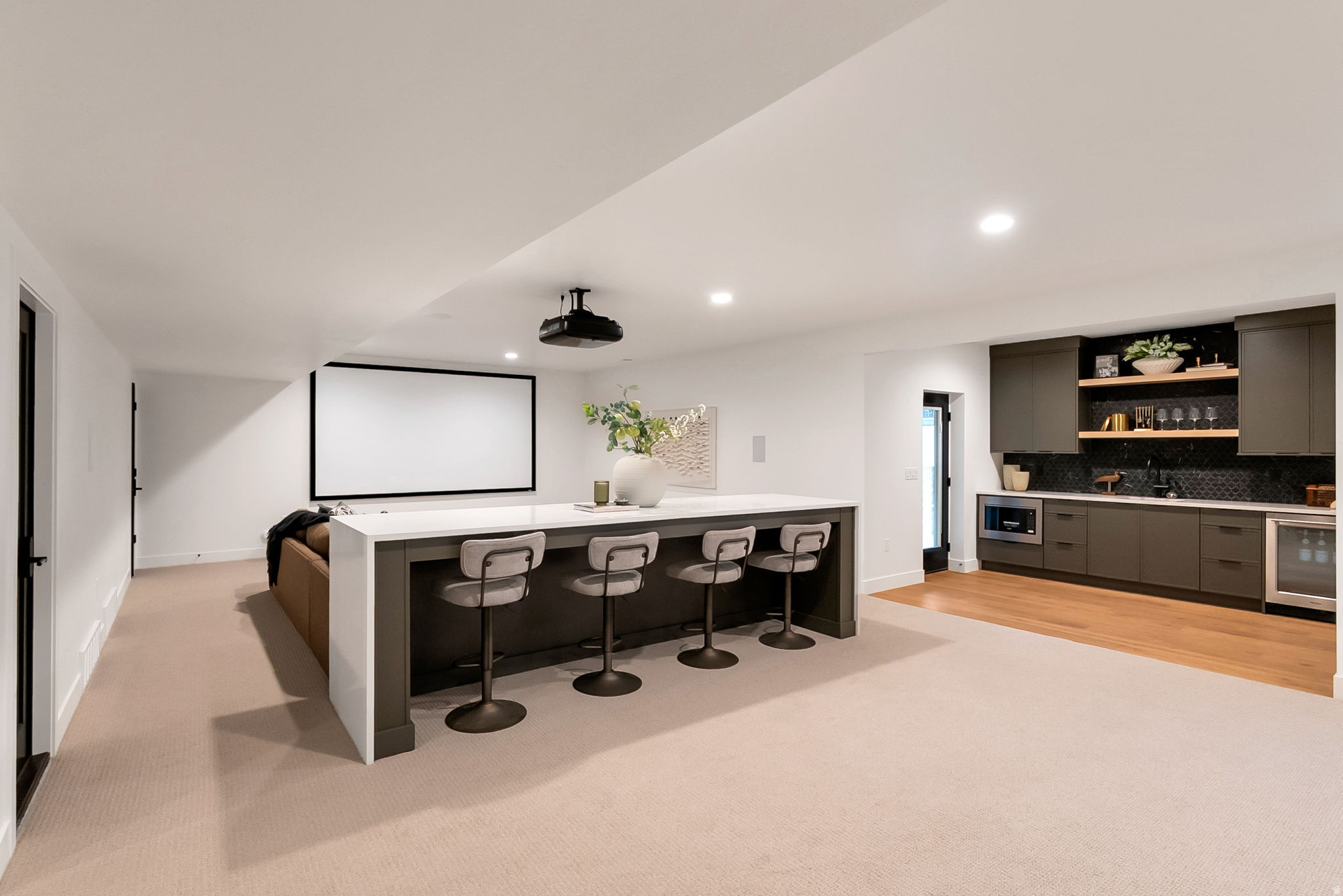 GRANDEUR ESTATES - Residential
