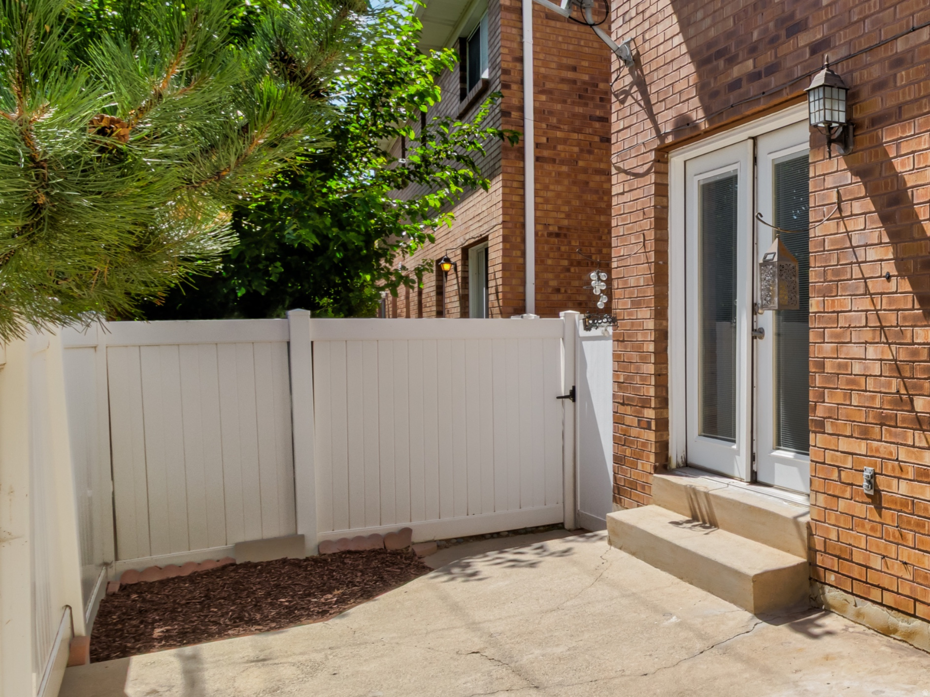 HOLLADAY VIL - Residential