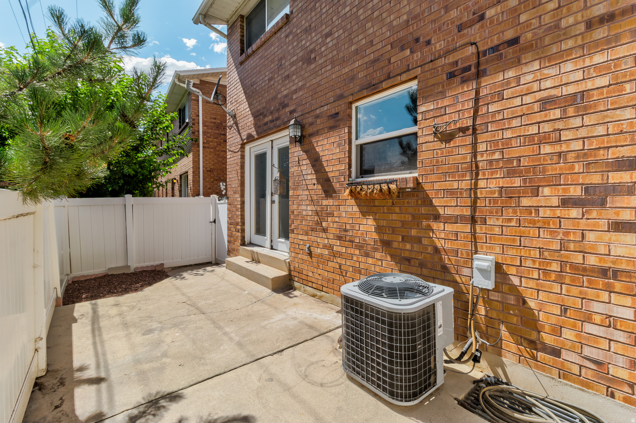 HOLLADAY VIL - Residential