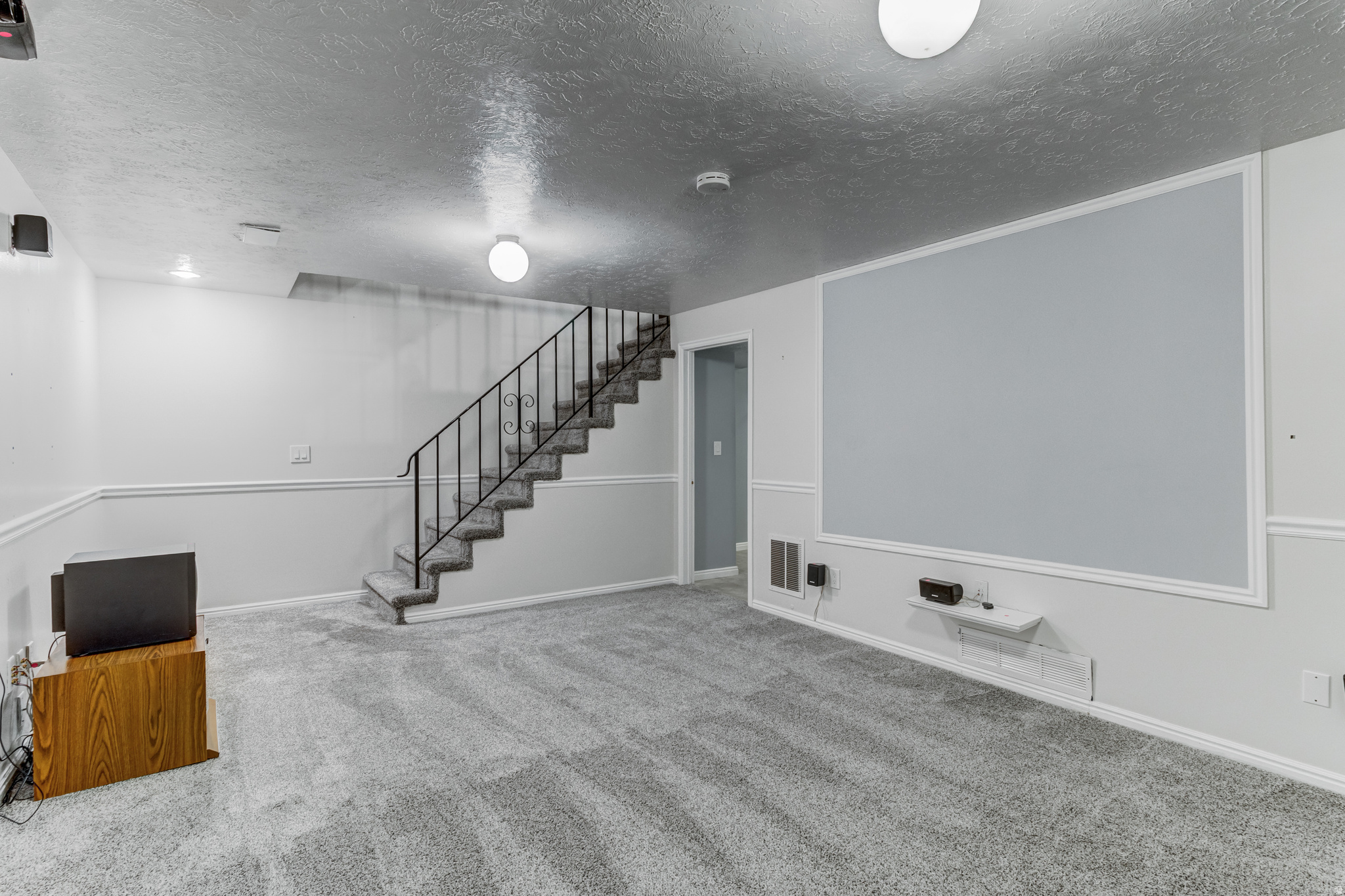 HOLLADAY VIL - Residential