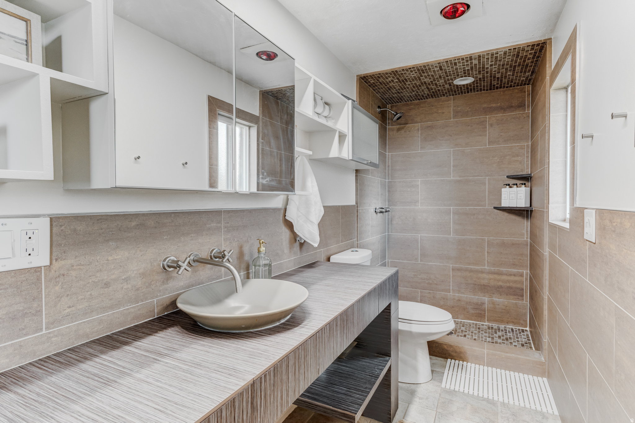 HOLLADAY VIL - Residential