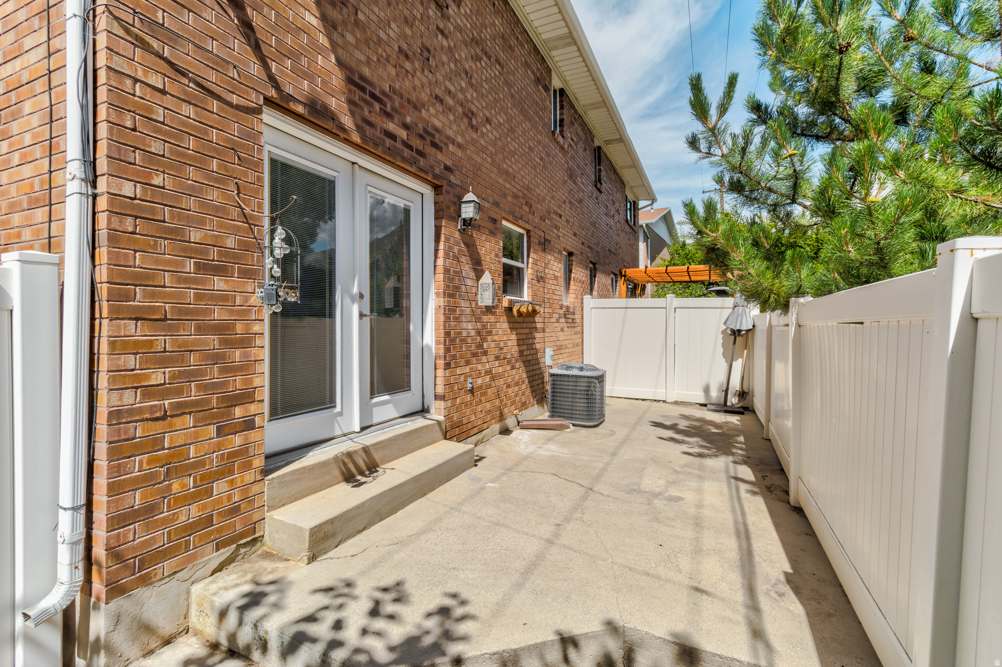 HOLLADAY VIL - Residential