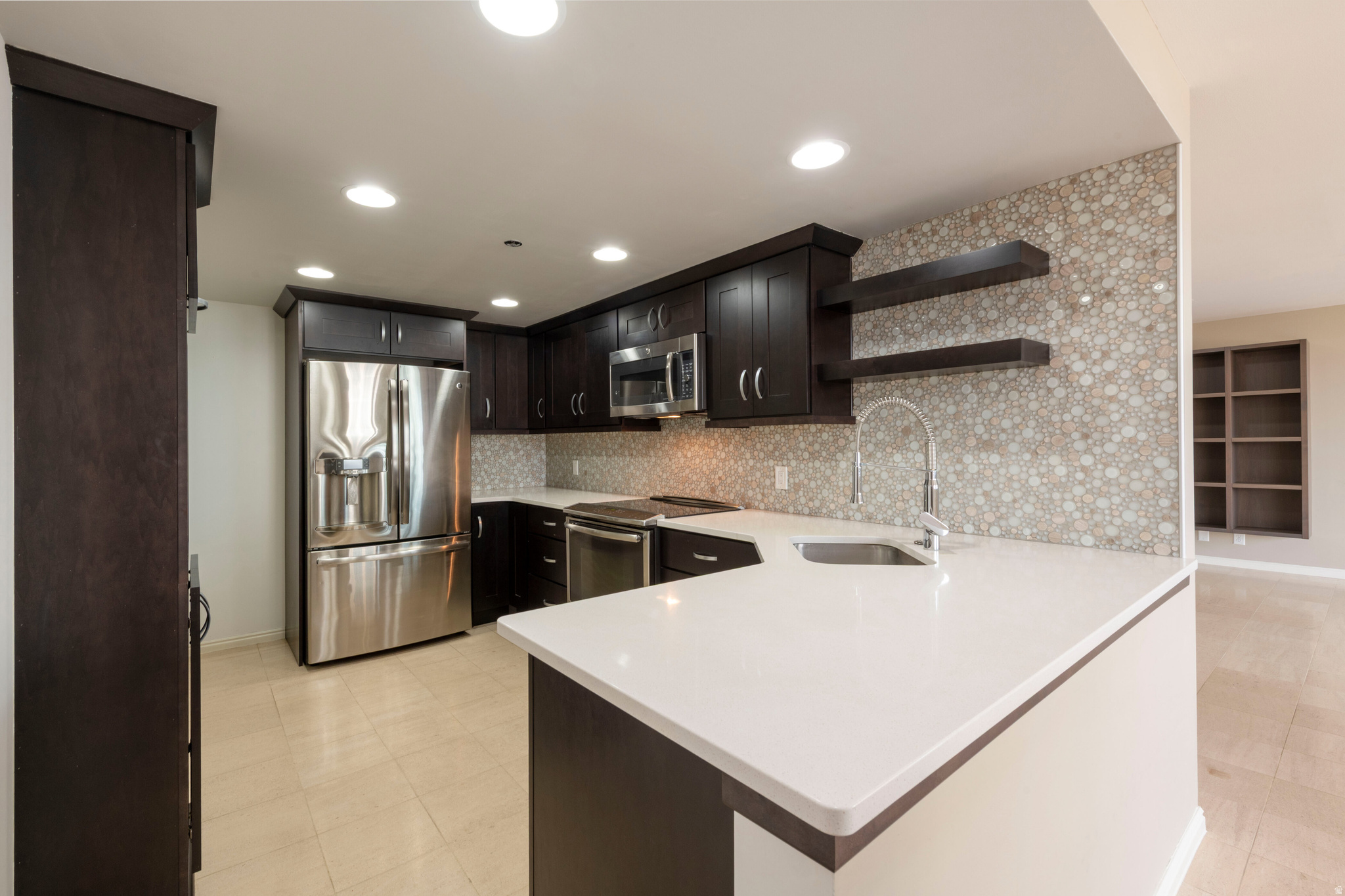 AMERICAN TOWERS - Residential