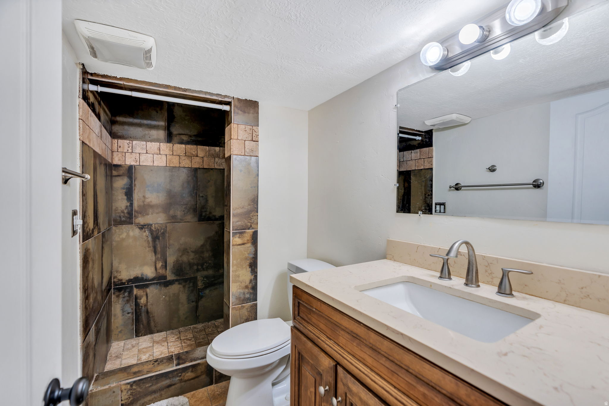 THREE FOUNTAINS - Residential
