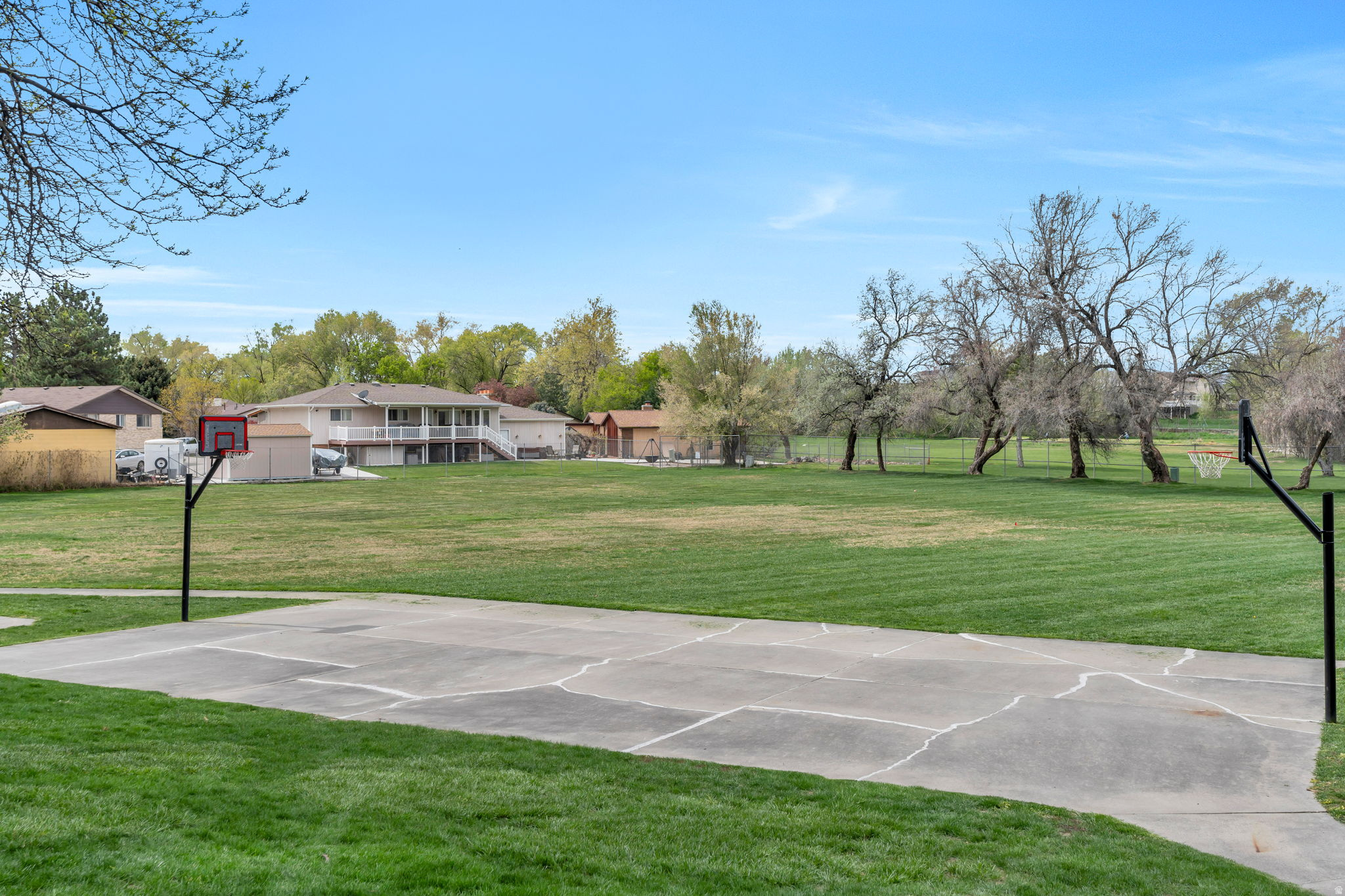 THREE FOUNTAINS - Residential