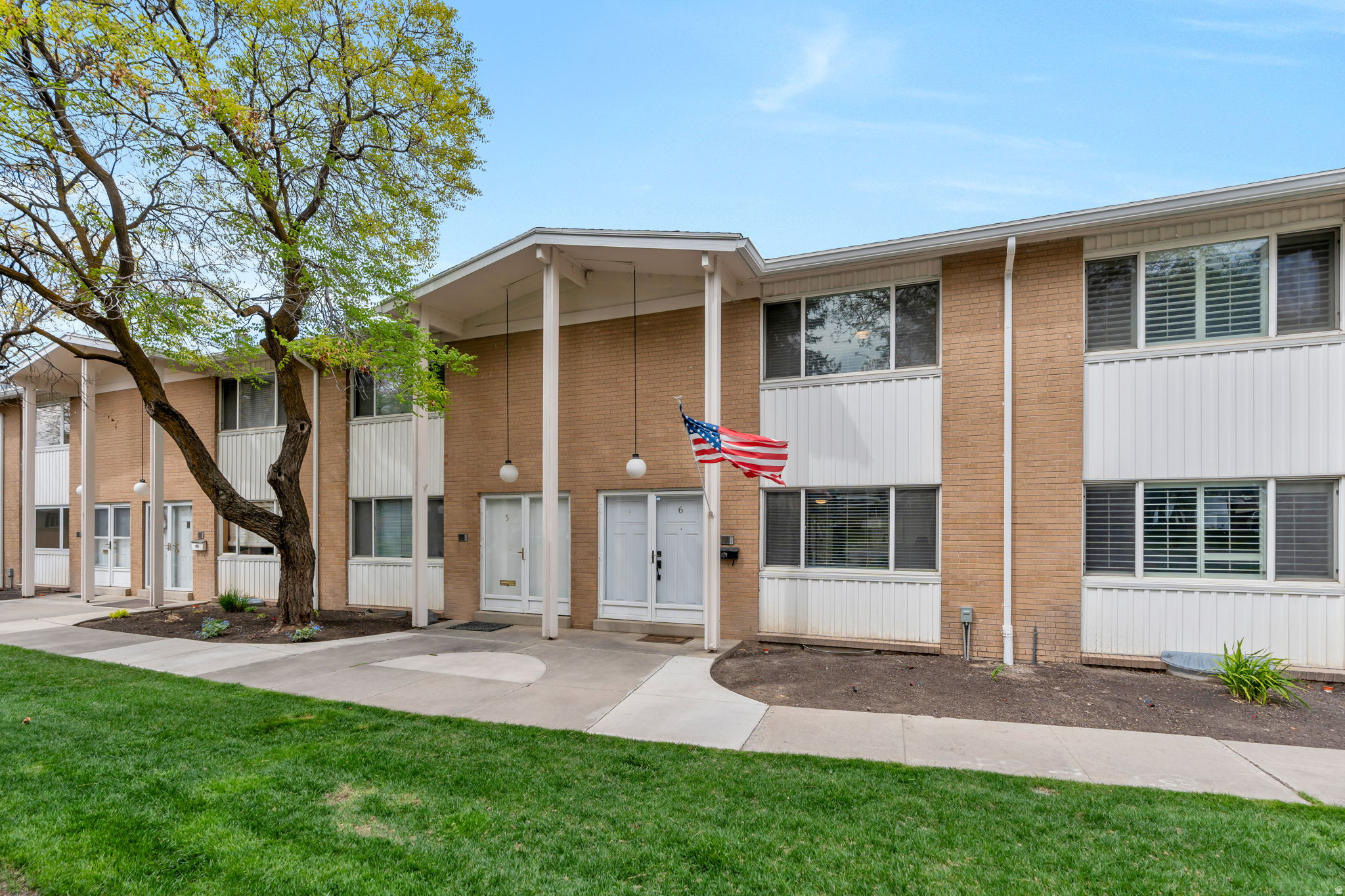 THREE FOUNTAINS - Residential