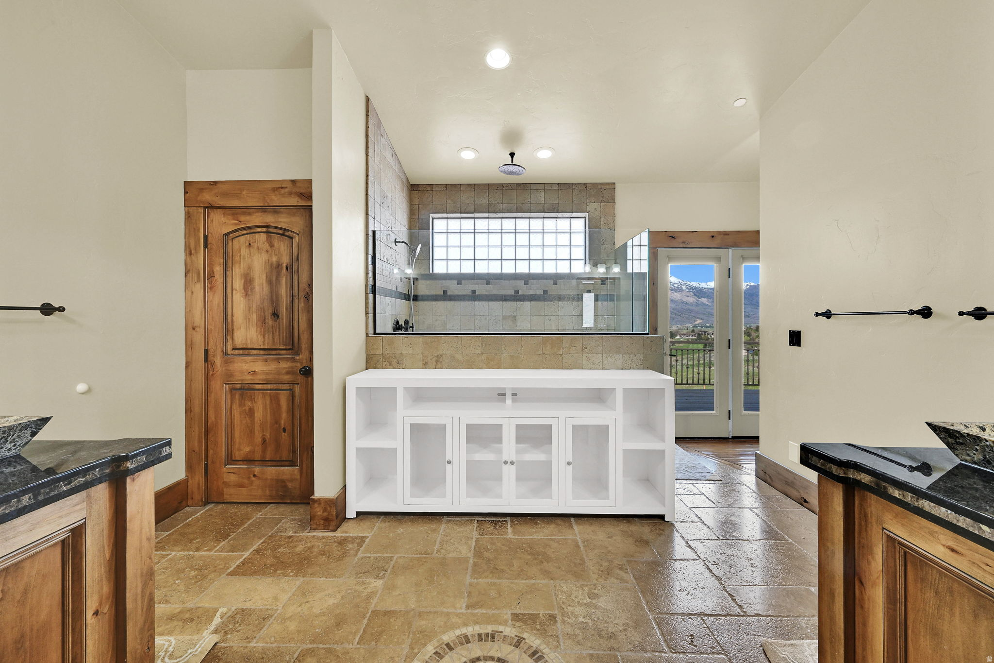 ELKHORN - Residential
