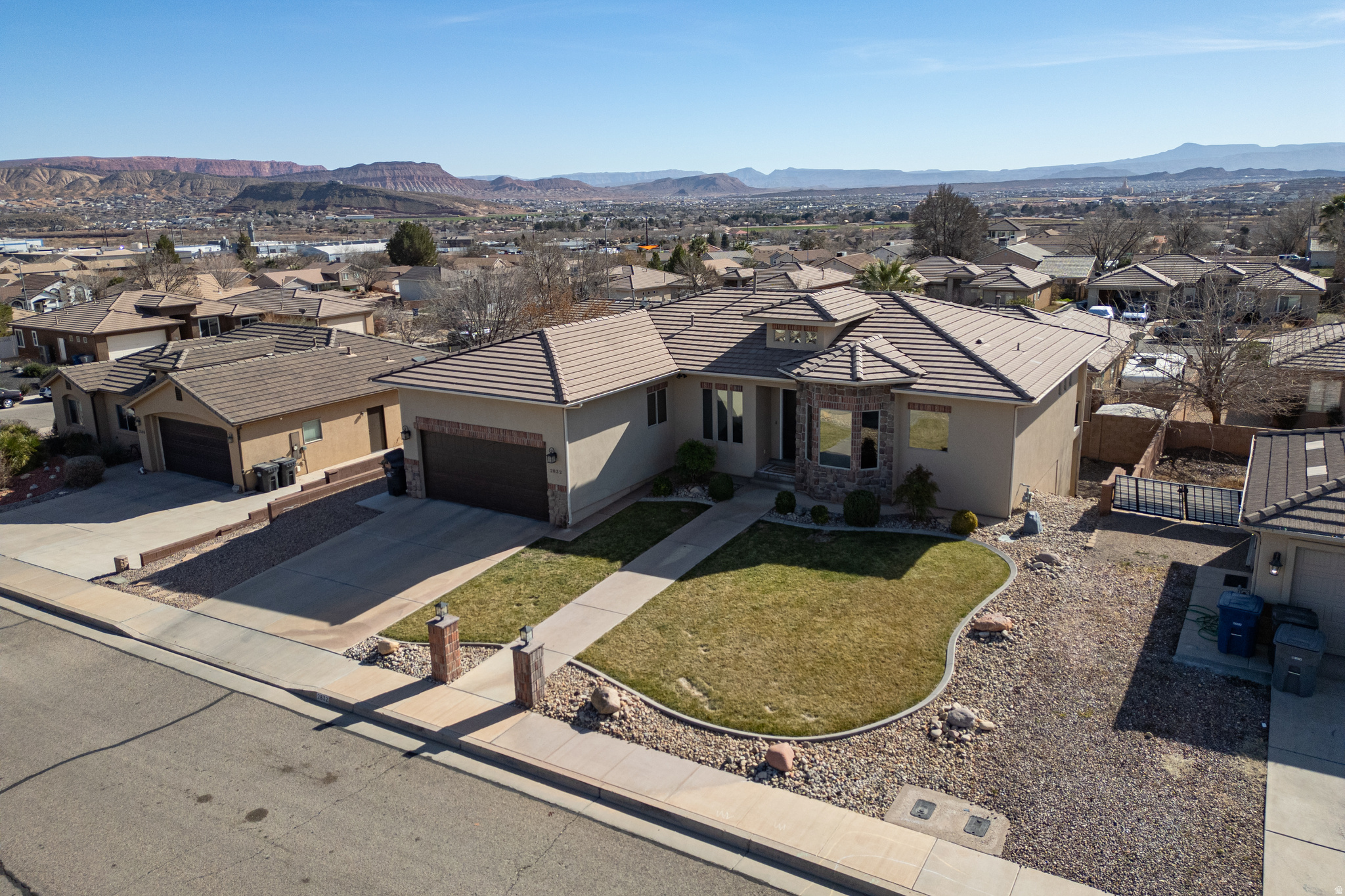 SOUTH POINTE - Residential