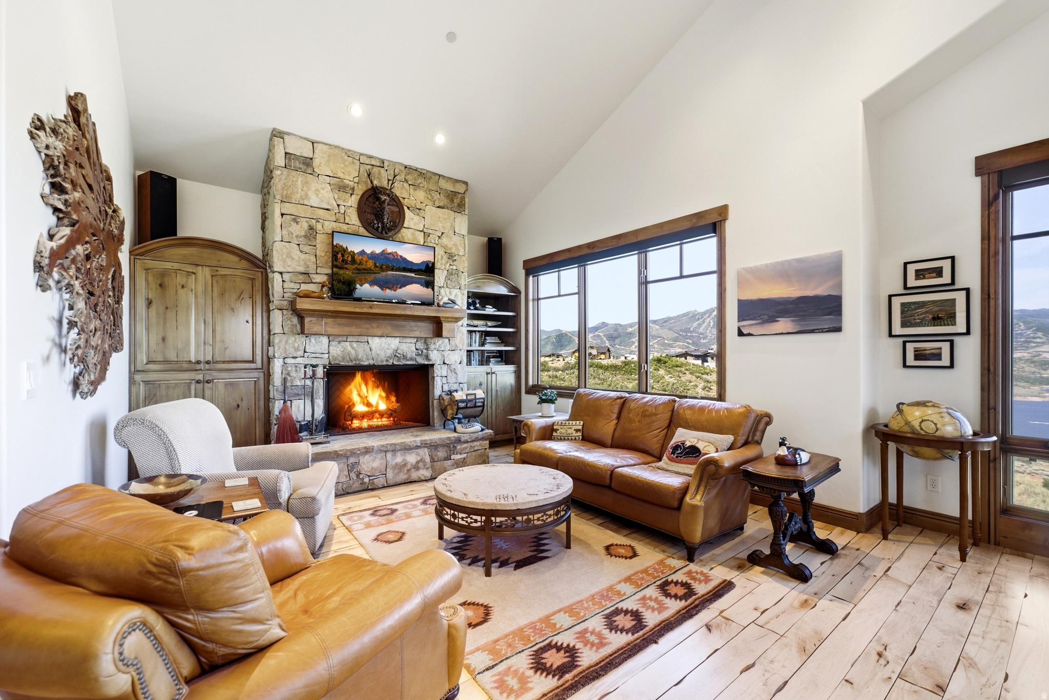 HIDEOUT CANYON - Residential