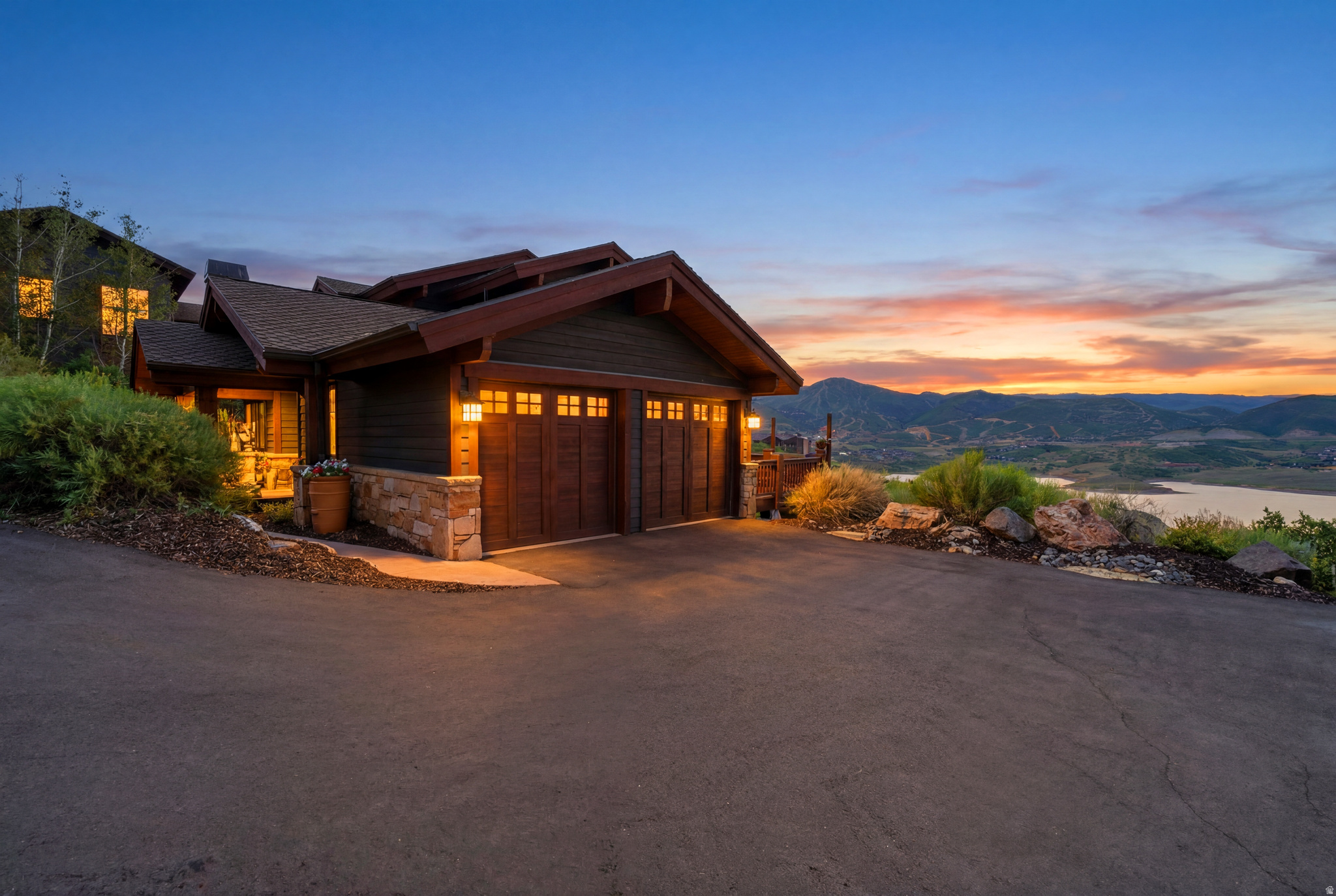 HIDEOUT CANYON - Residential
