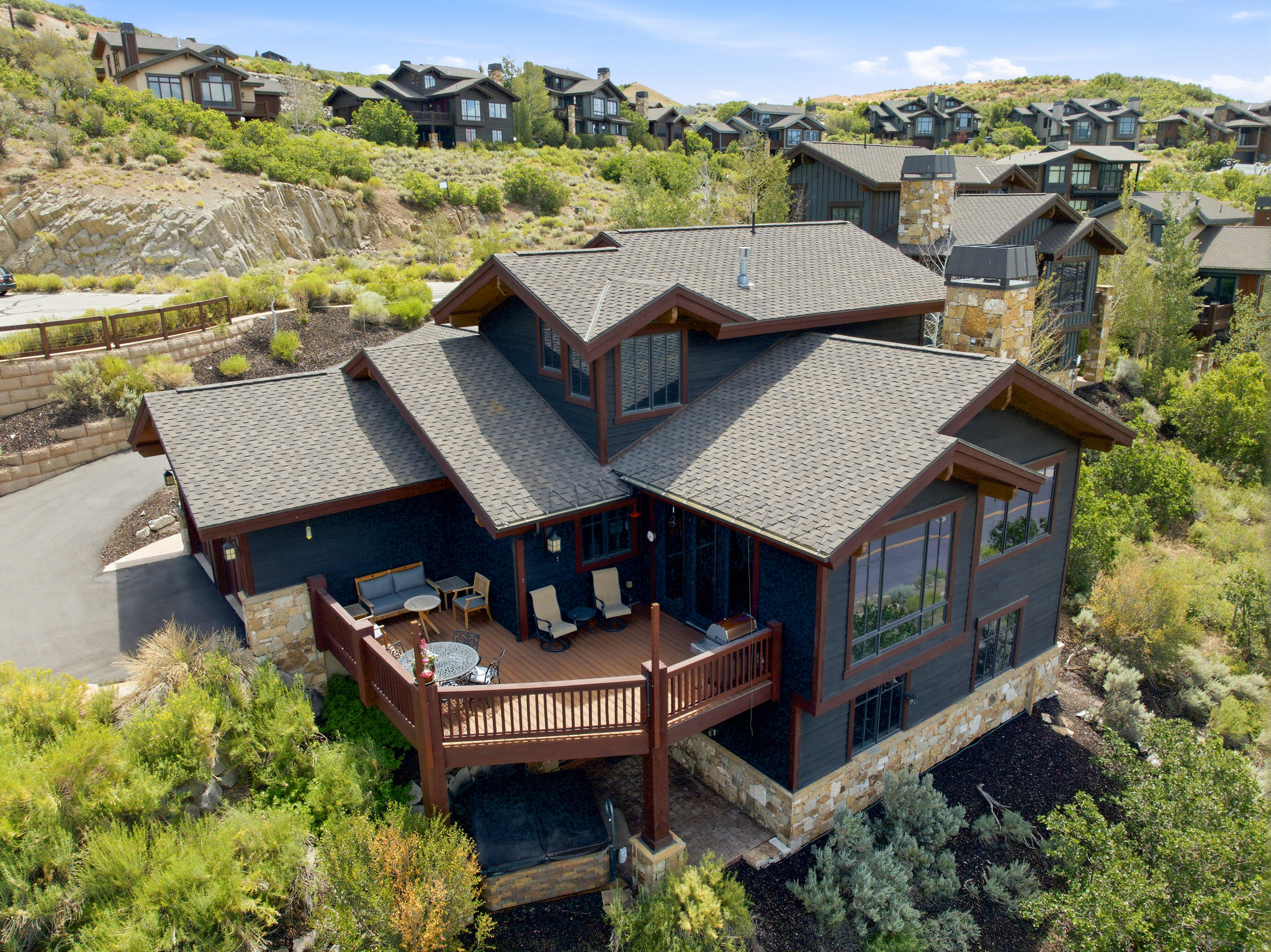HIDEOUT CANYON - Residential
