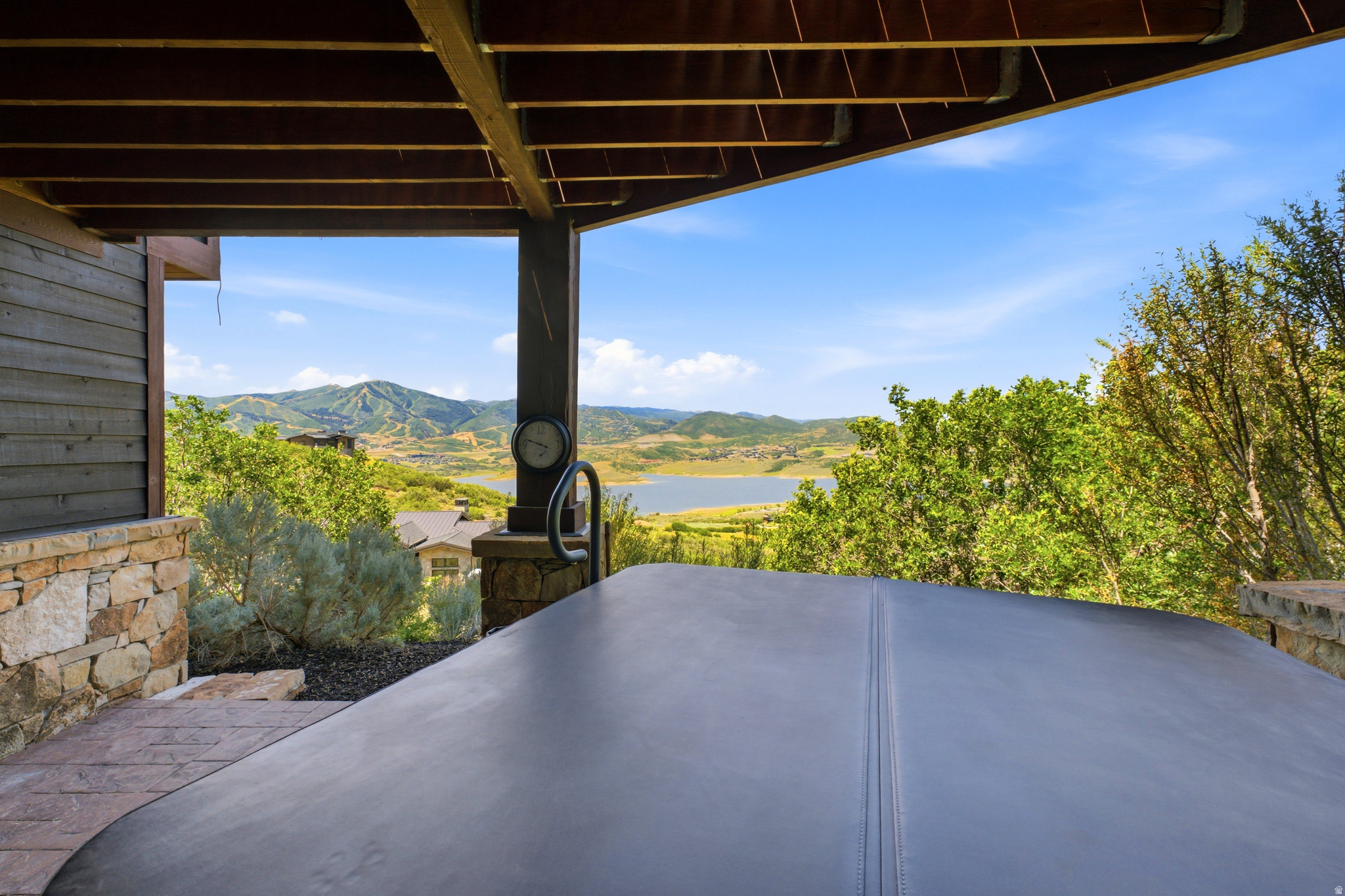 HIDEOUT CANYON - Residential