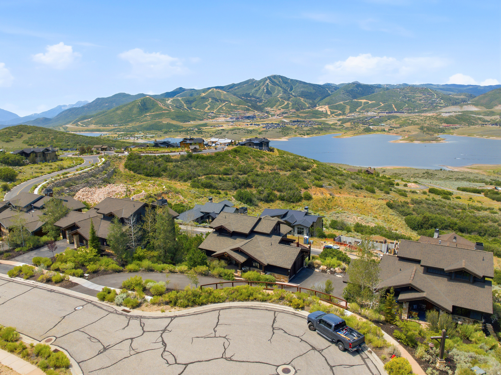 HIDEOUT CANYON - Residential