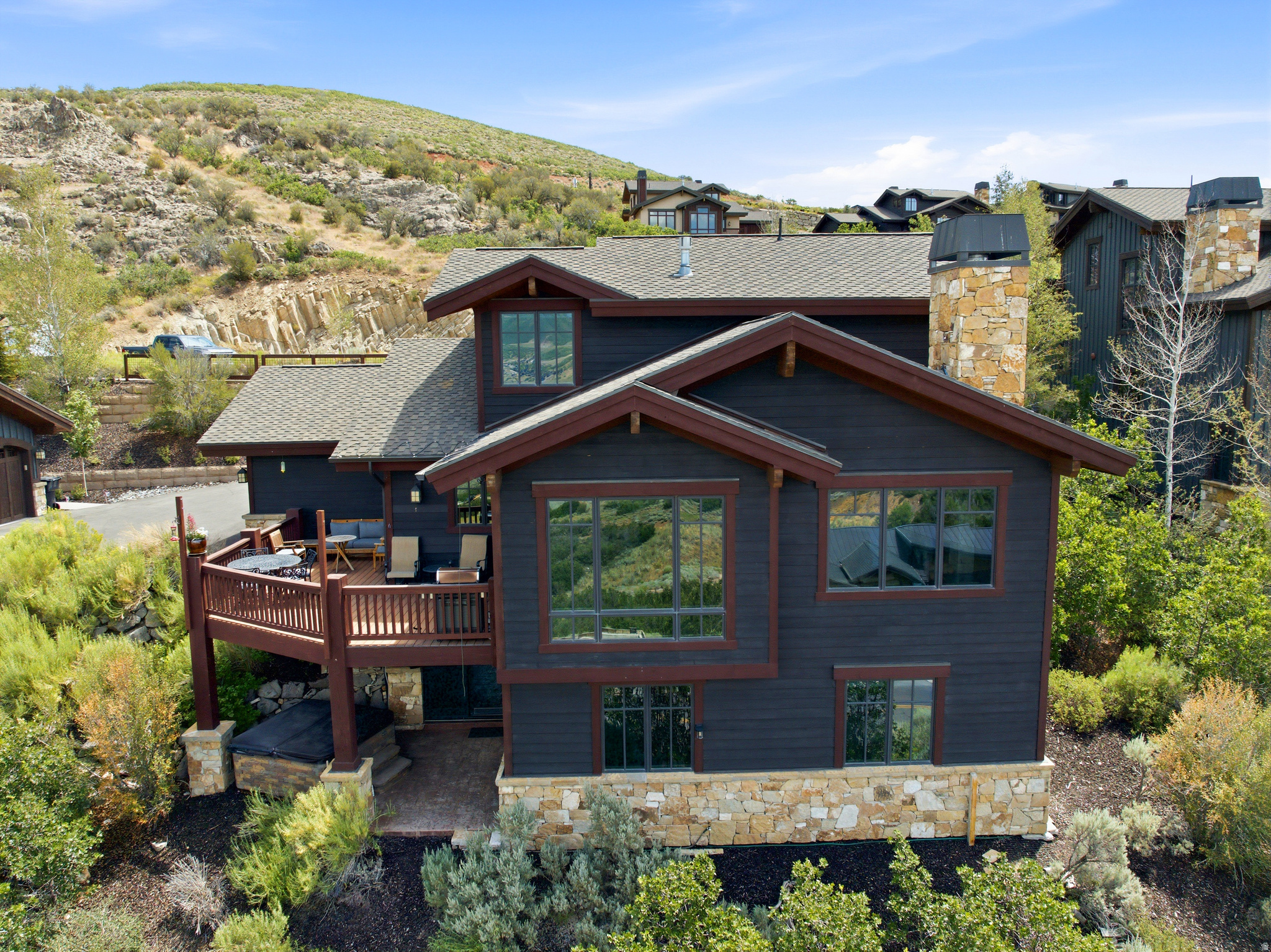HIDEOUT CANYON - Residential
