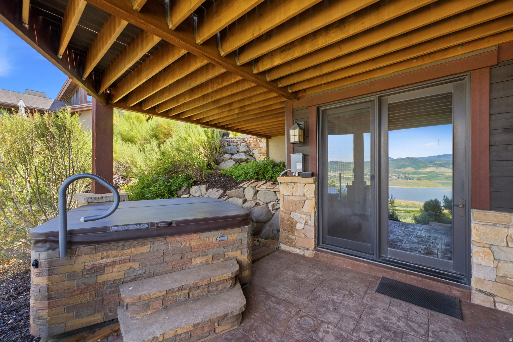 HIDEOUT CANYON - Residential