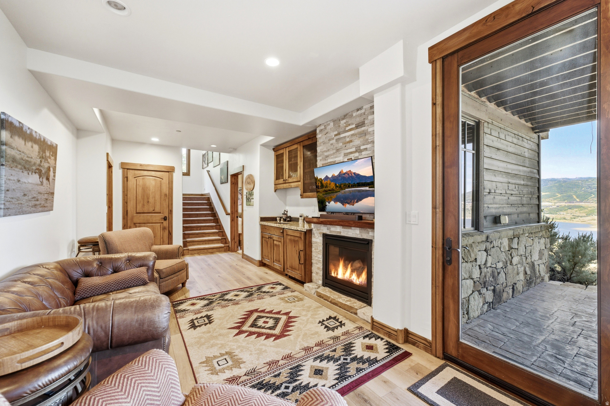 HIDEOUT CANYON - Residential