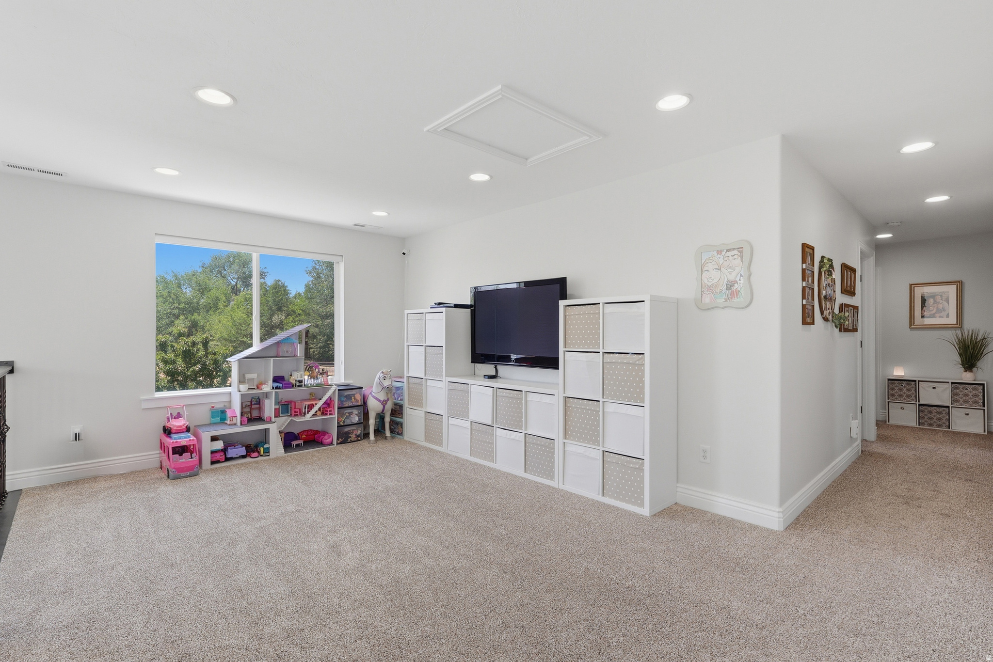URBAN RIDGE COVE - Residential