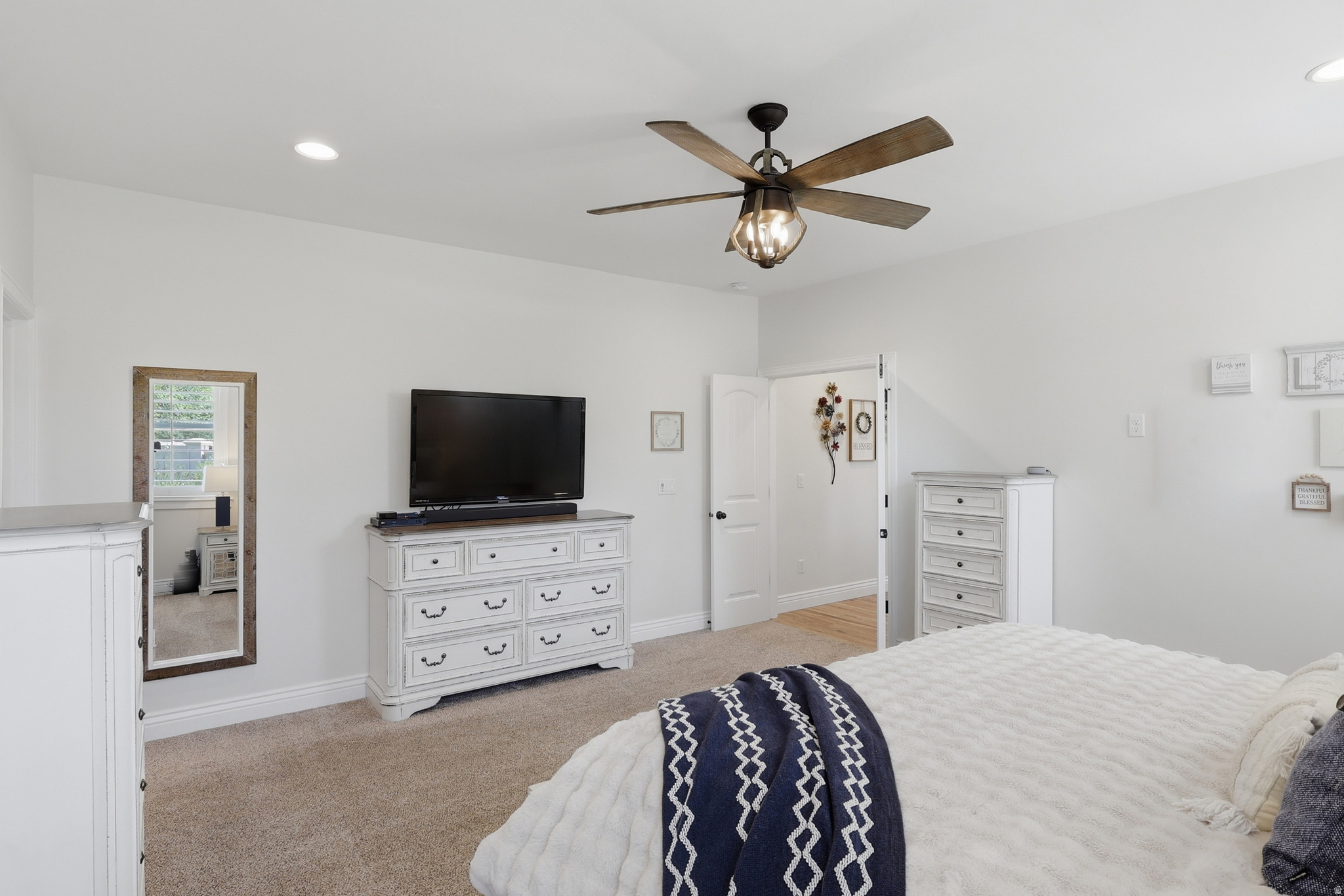 URBAN RIDGE COVE - Residential