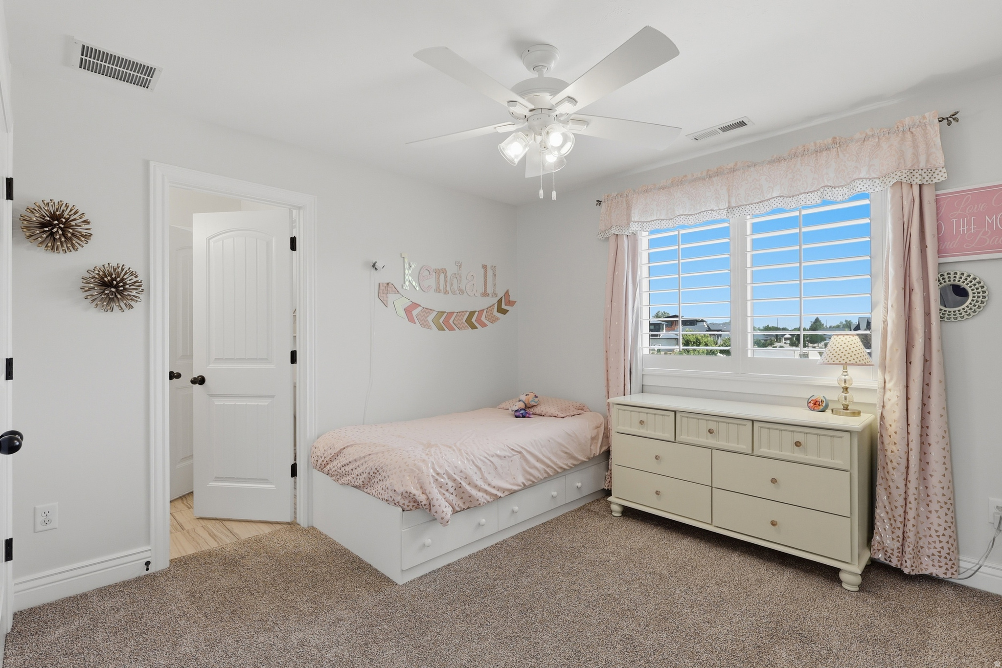 URBAN RIDGE COVE - Residential