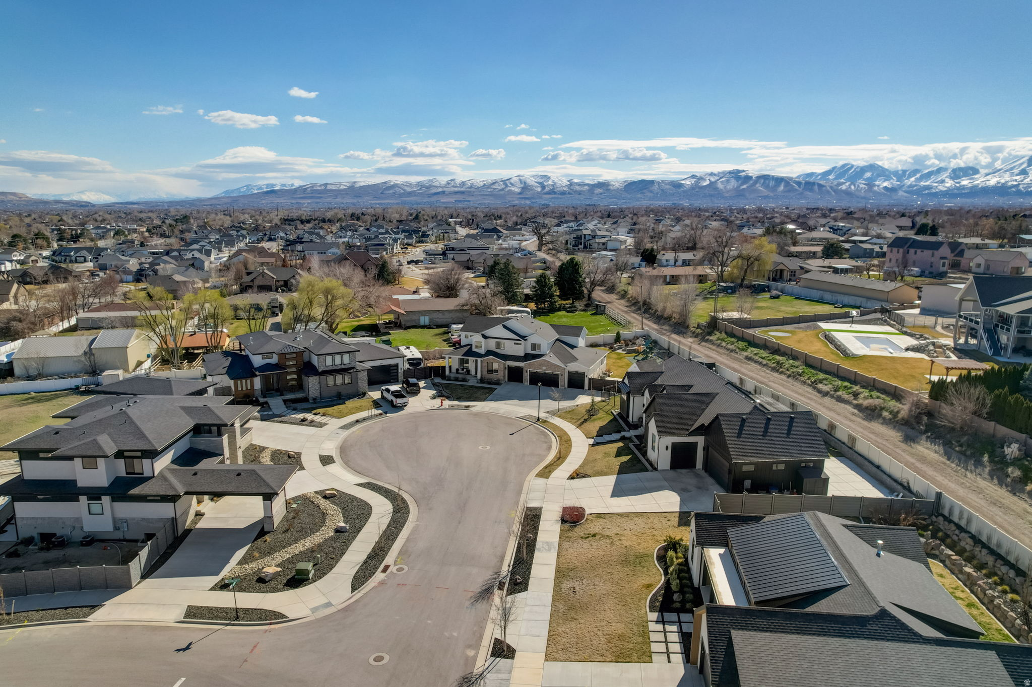 URBAN RIDGE COVE - Residential