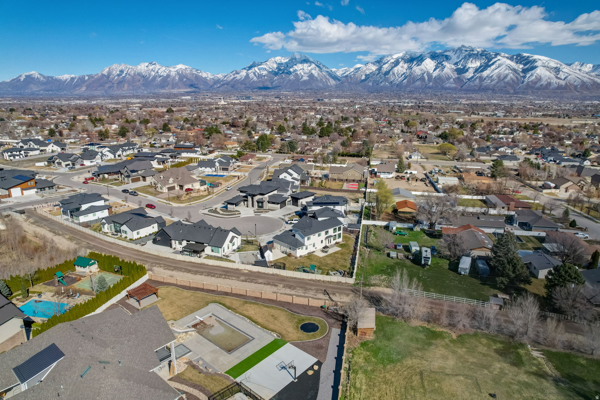 URBAN RIDGE COVE - Residential