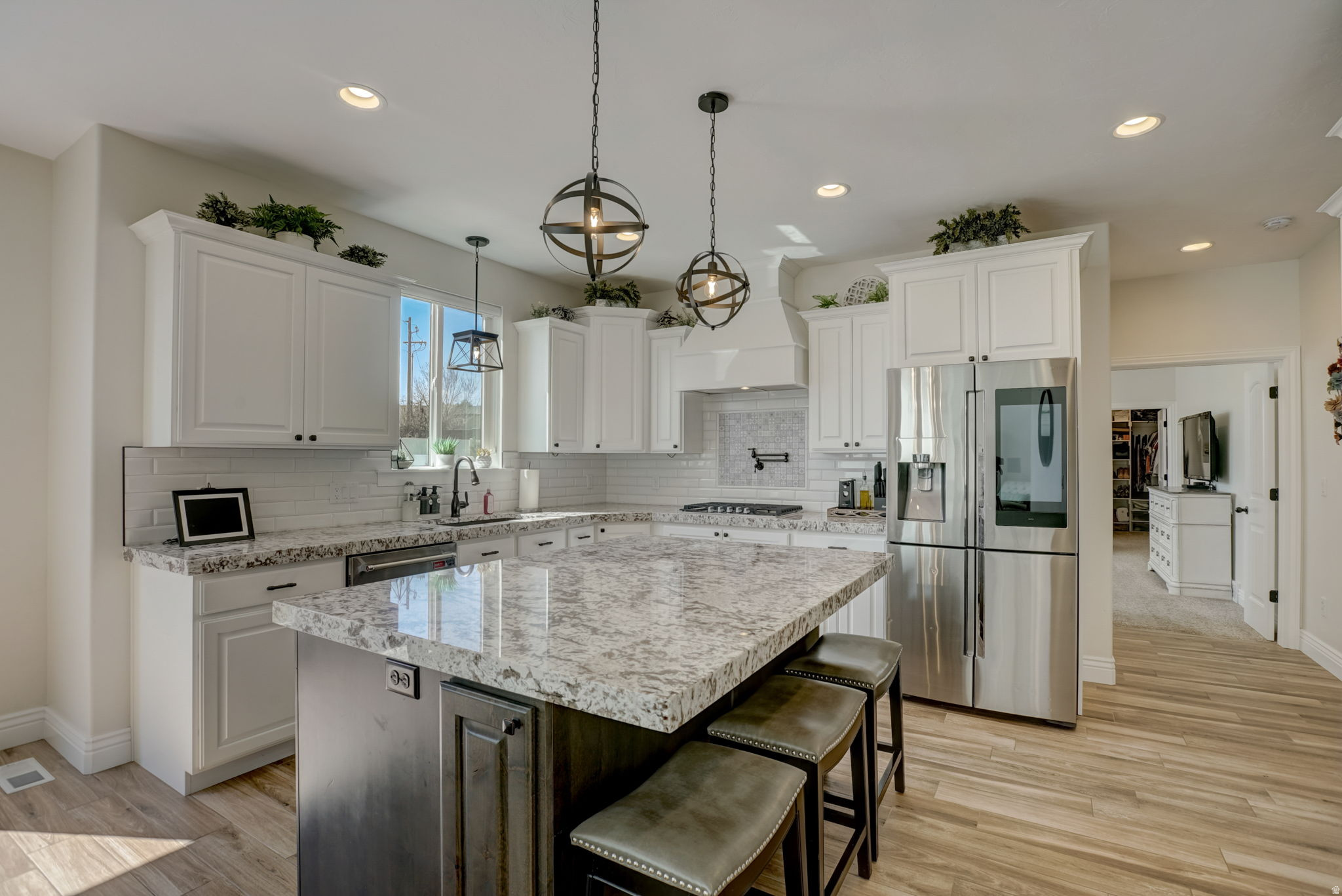 URBAN RIDGE COVE - Residential