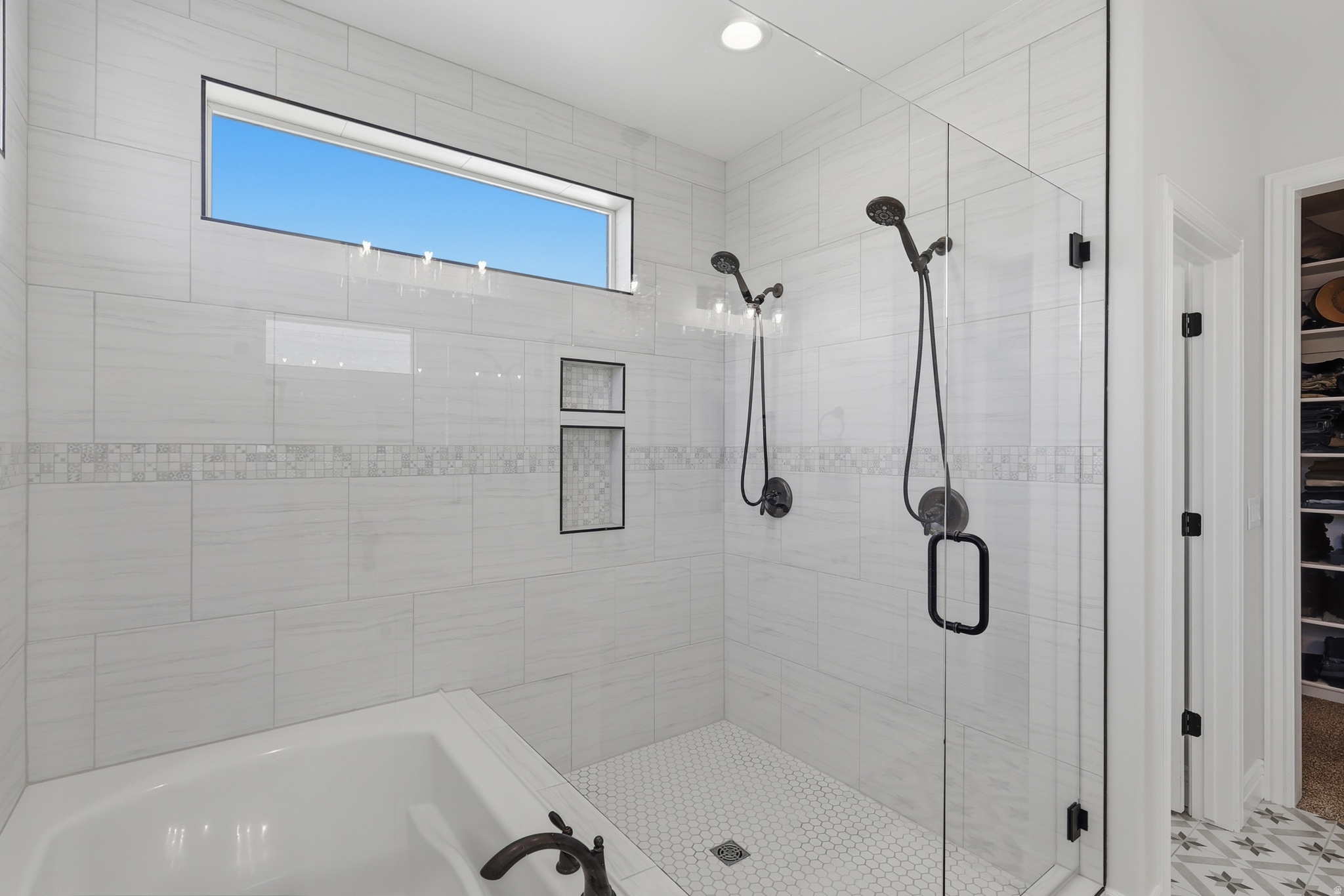 URBAN RIDGE COVE - Residential