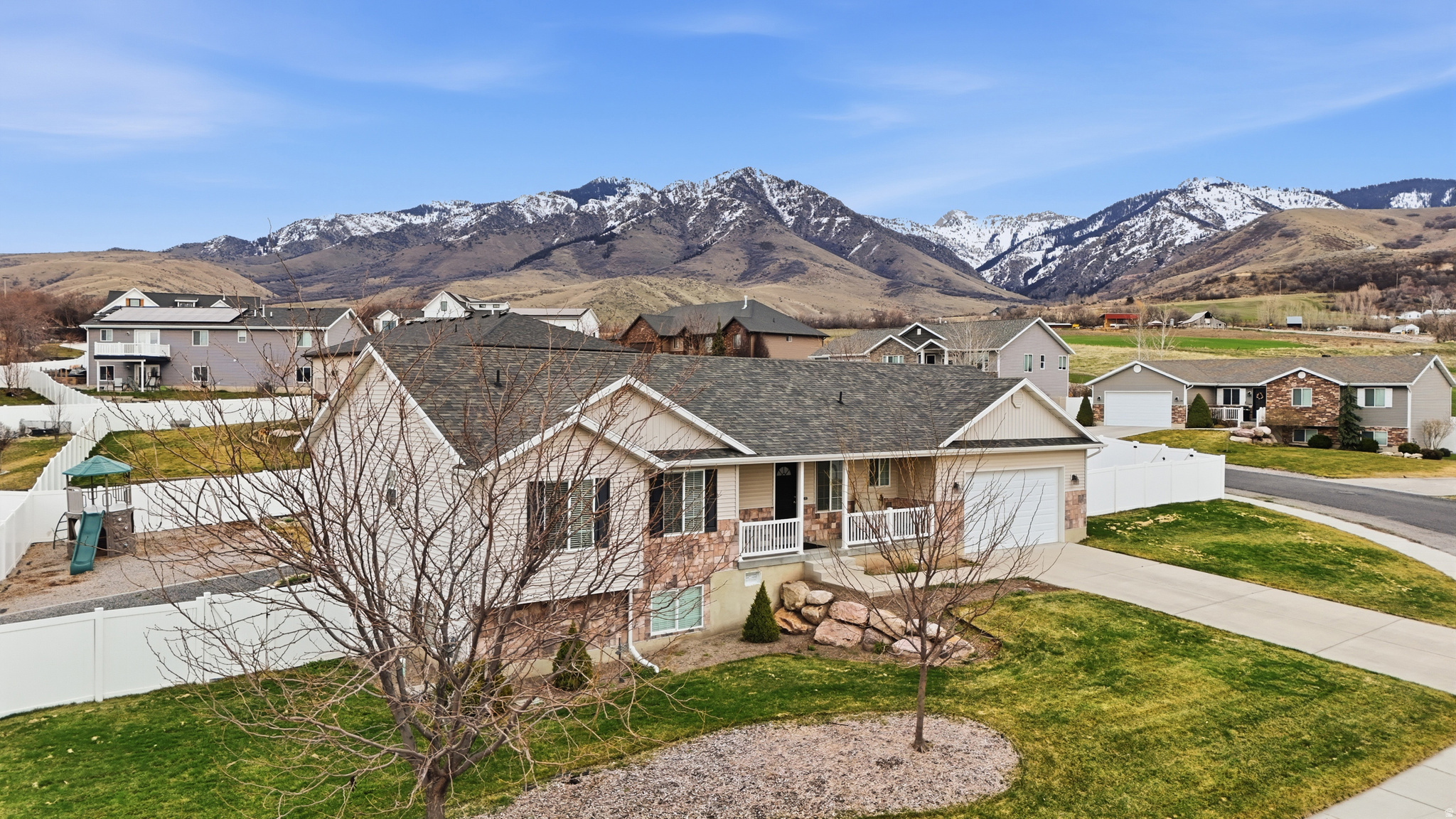 CHERRY CREEK HEIGHTS - Residential