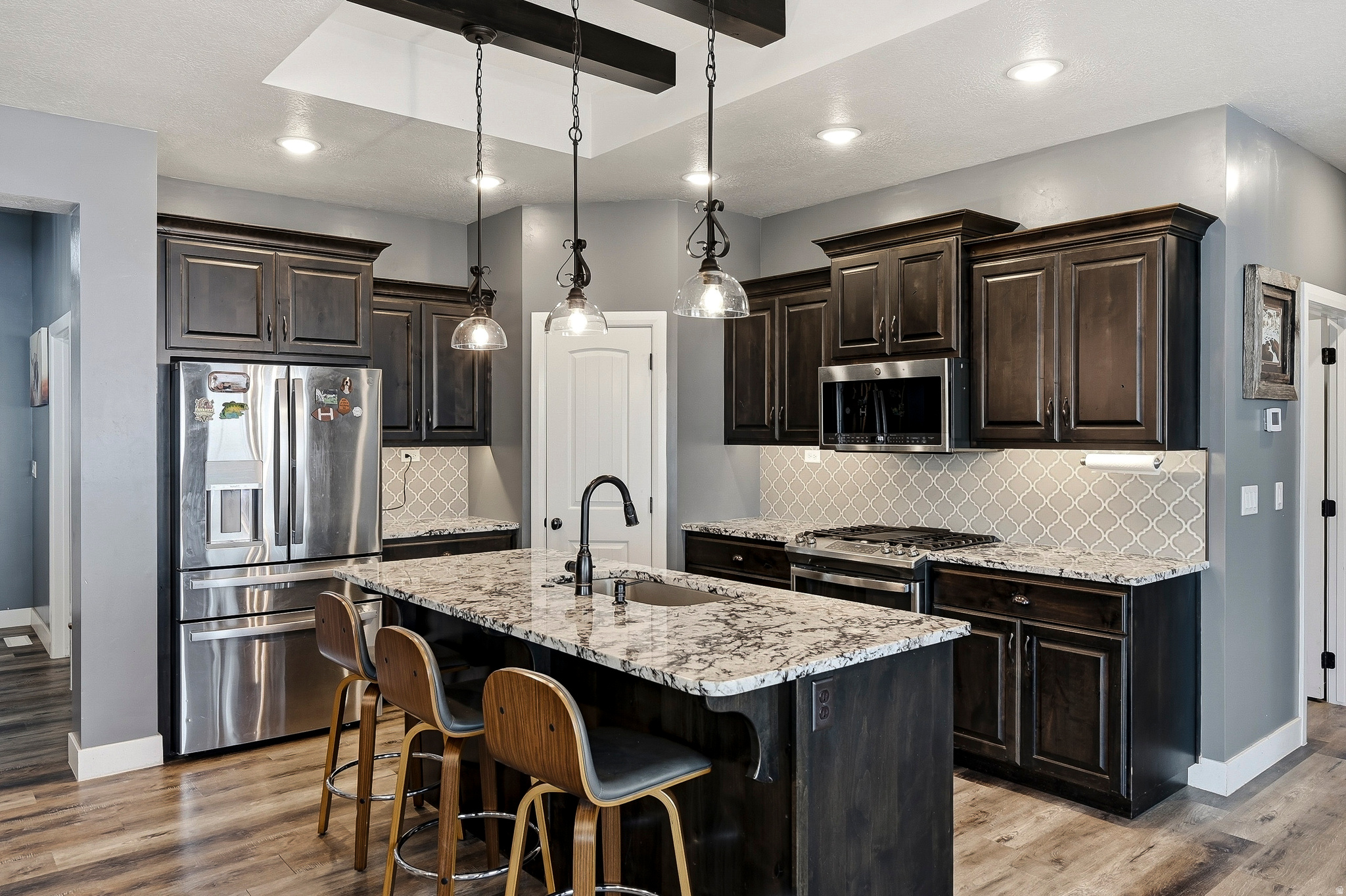 CRESCENT HILLS - Residential