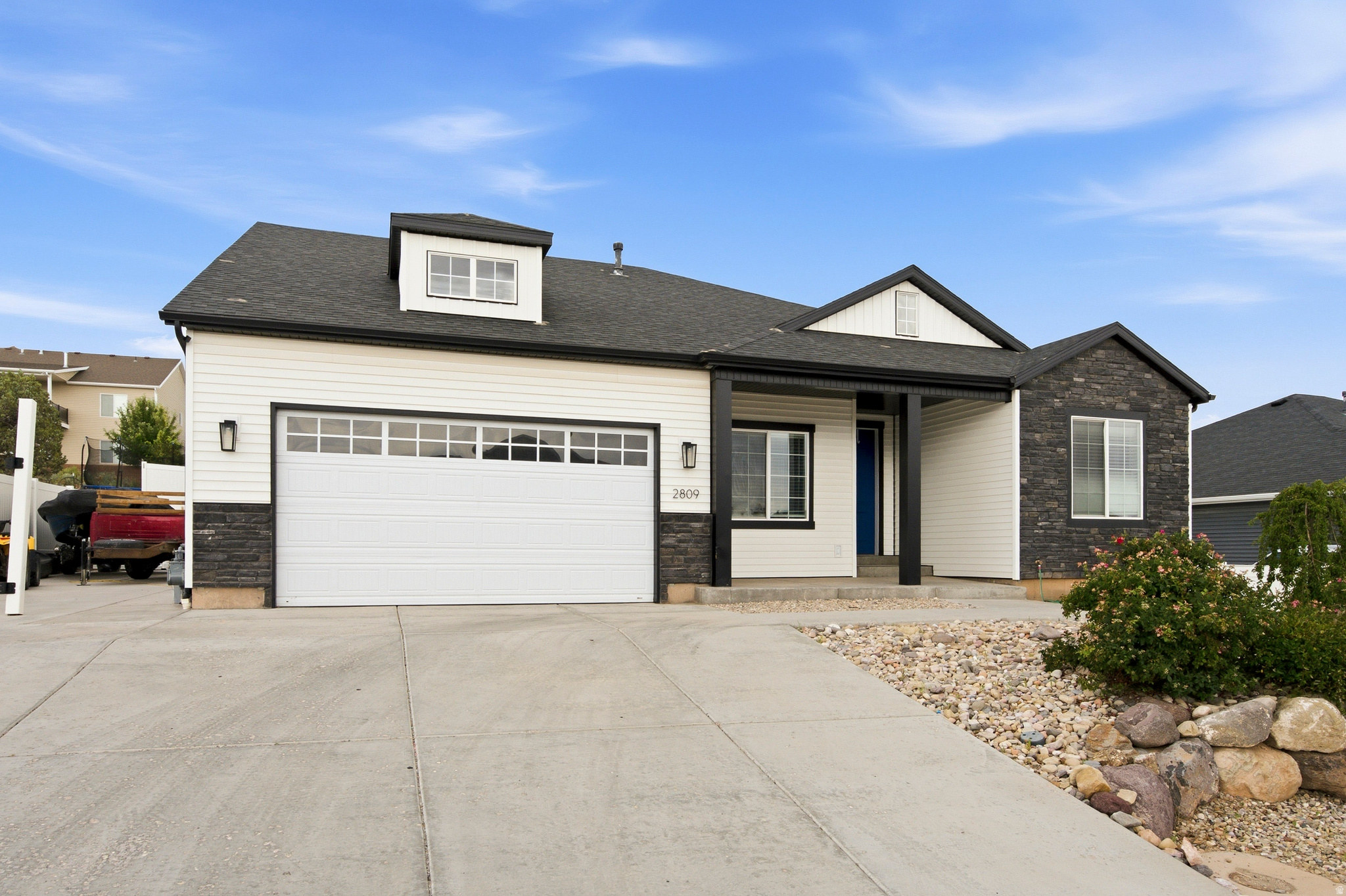 CRESCENT HILLS - Residential