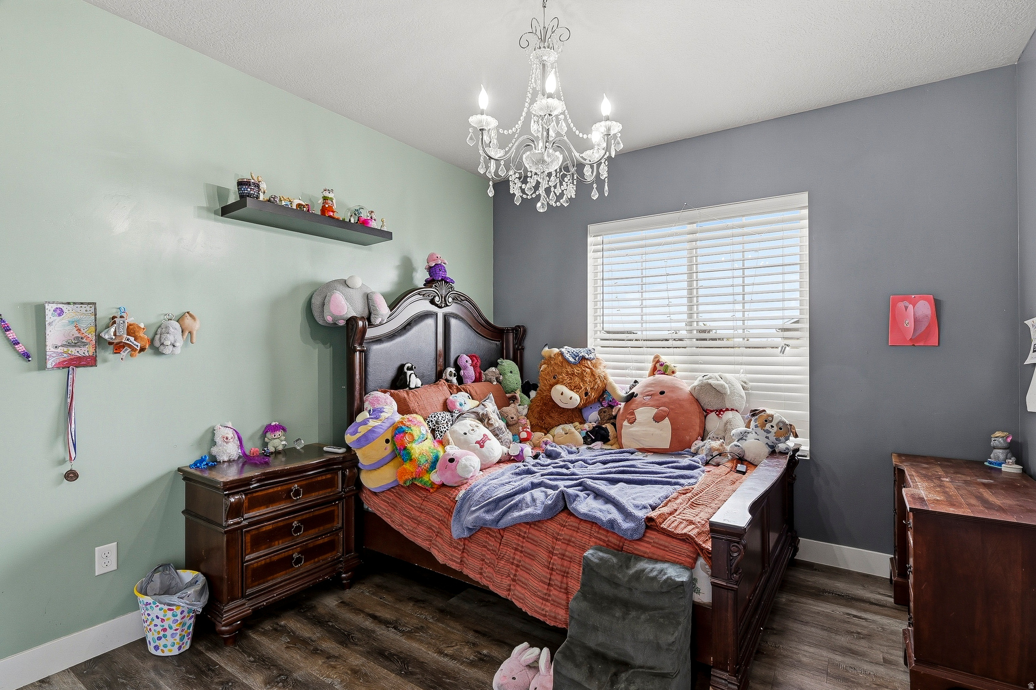CRESCENT HILLS - Residential