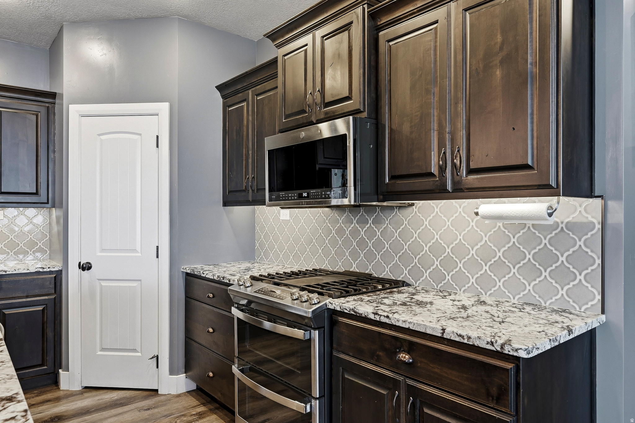CRESCENT HILLS - Residential
