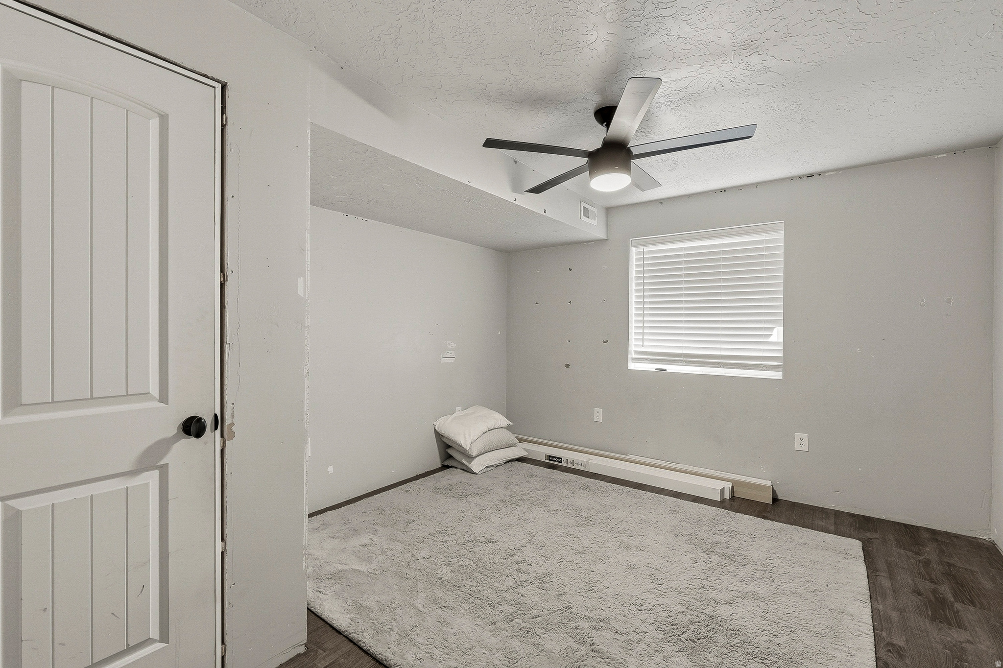 CRESCENT HILLS - Residential
