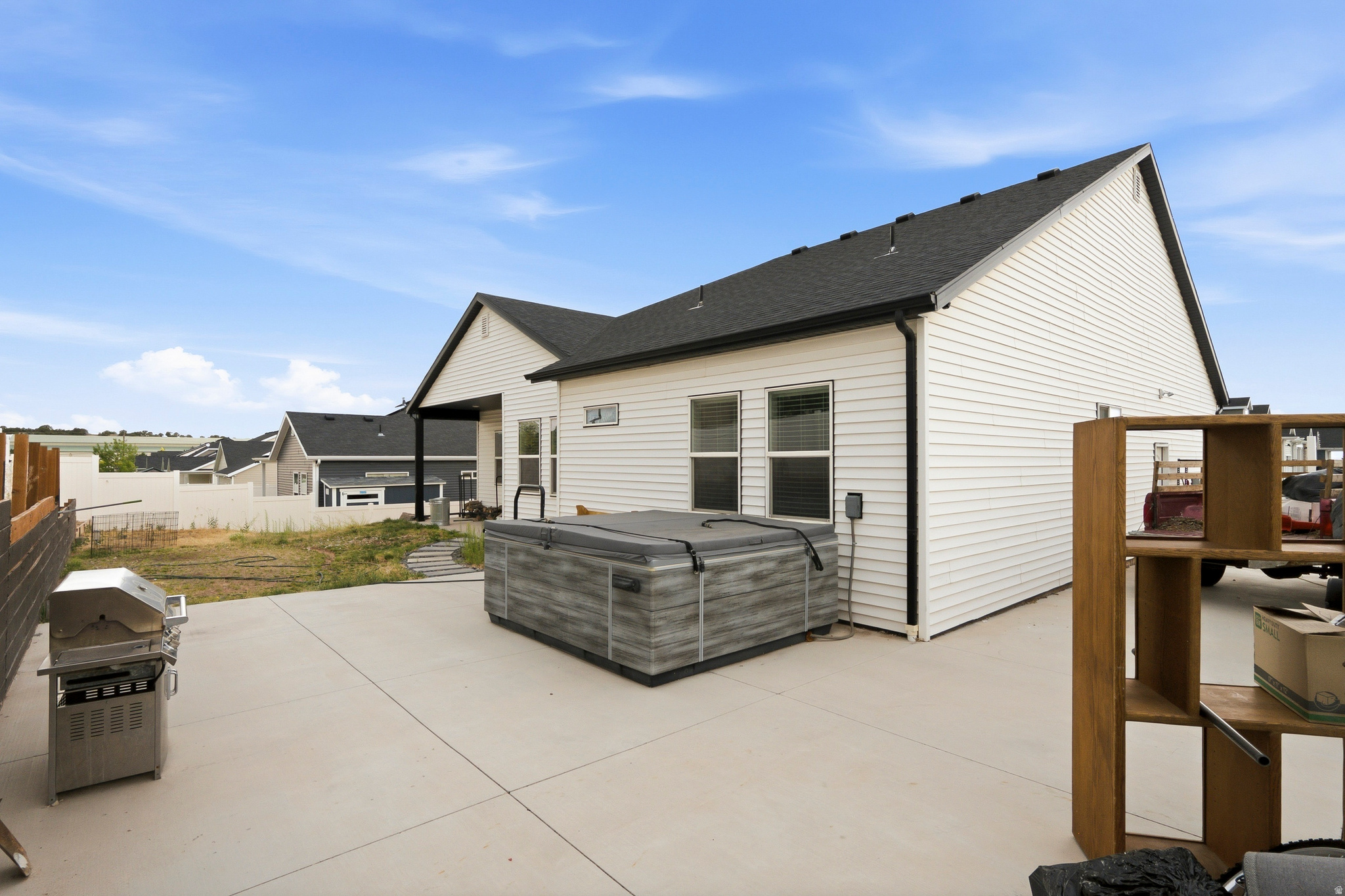 CRESCENT HILLS - Residential