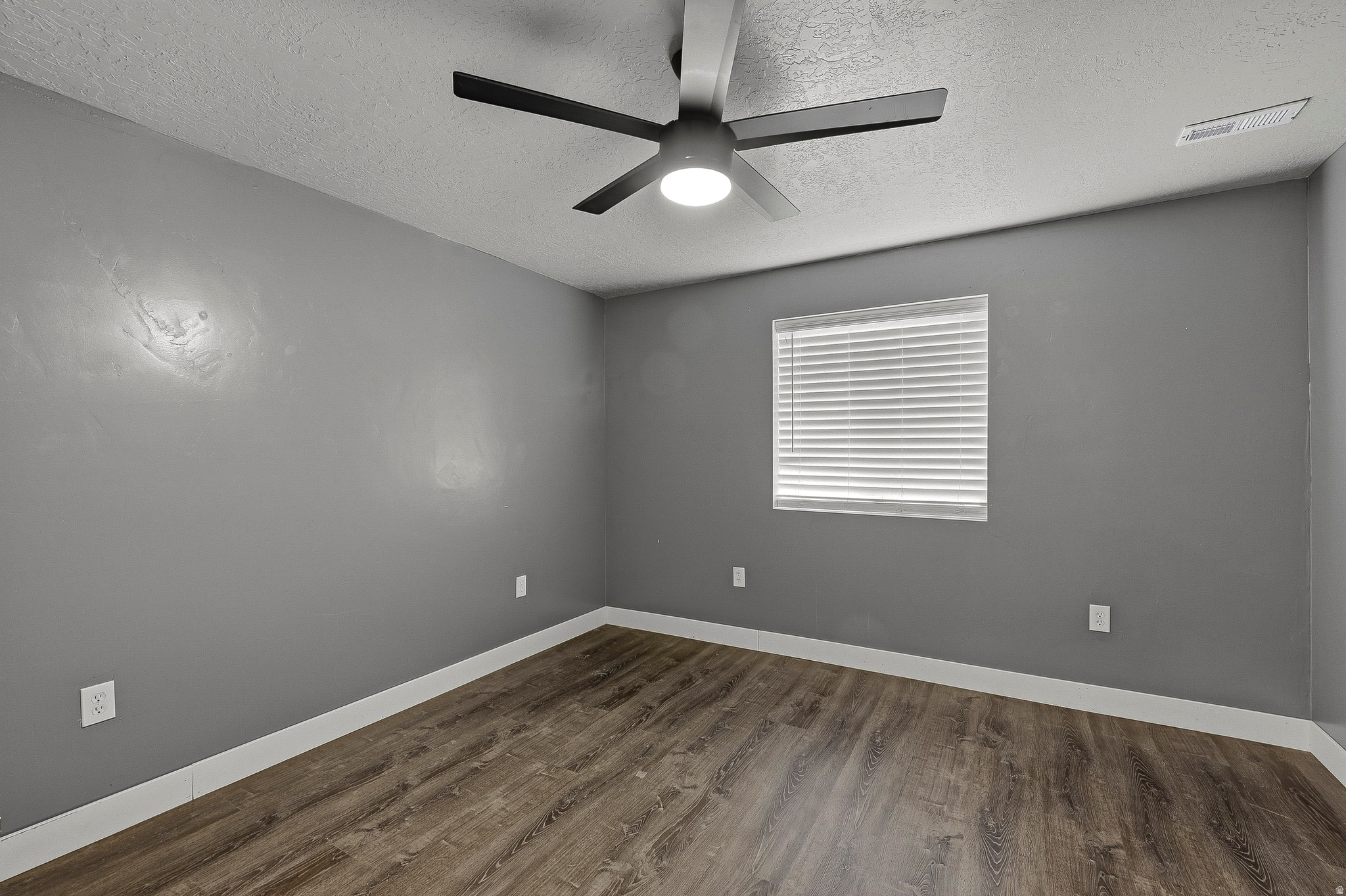 CRESCENT HILLS - Residential