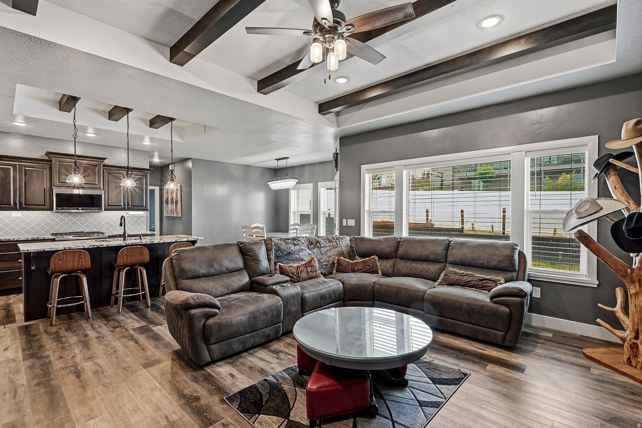 CRESCENT HILLS - Residential