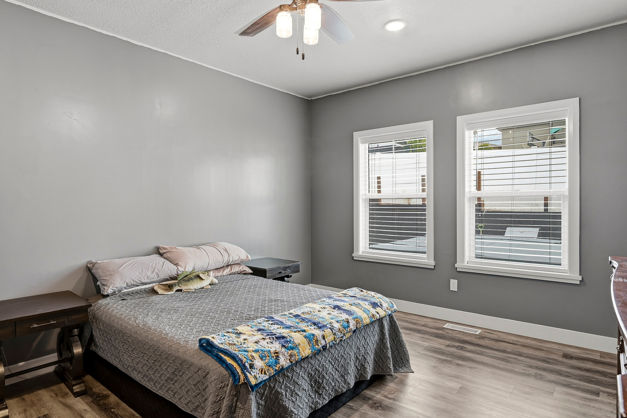 CRESCENT HILLS - Residential