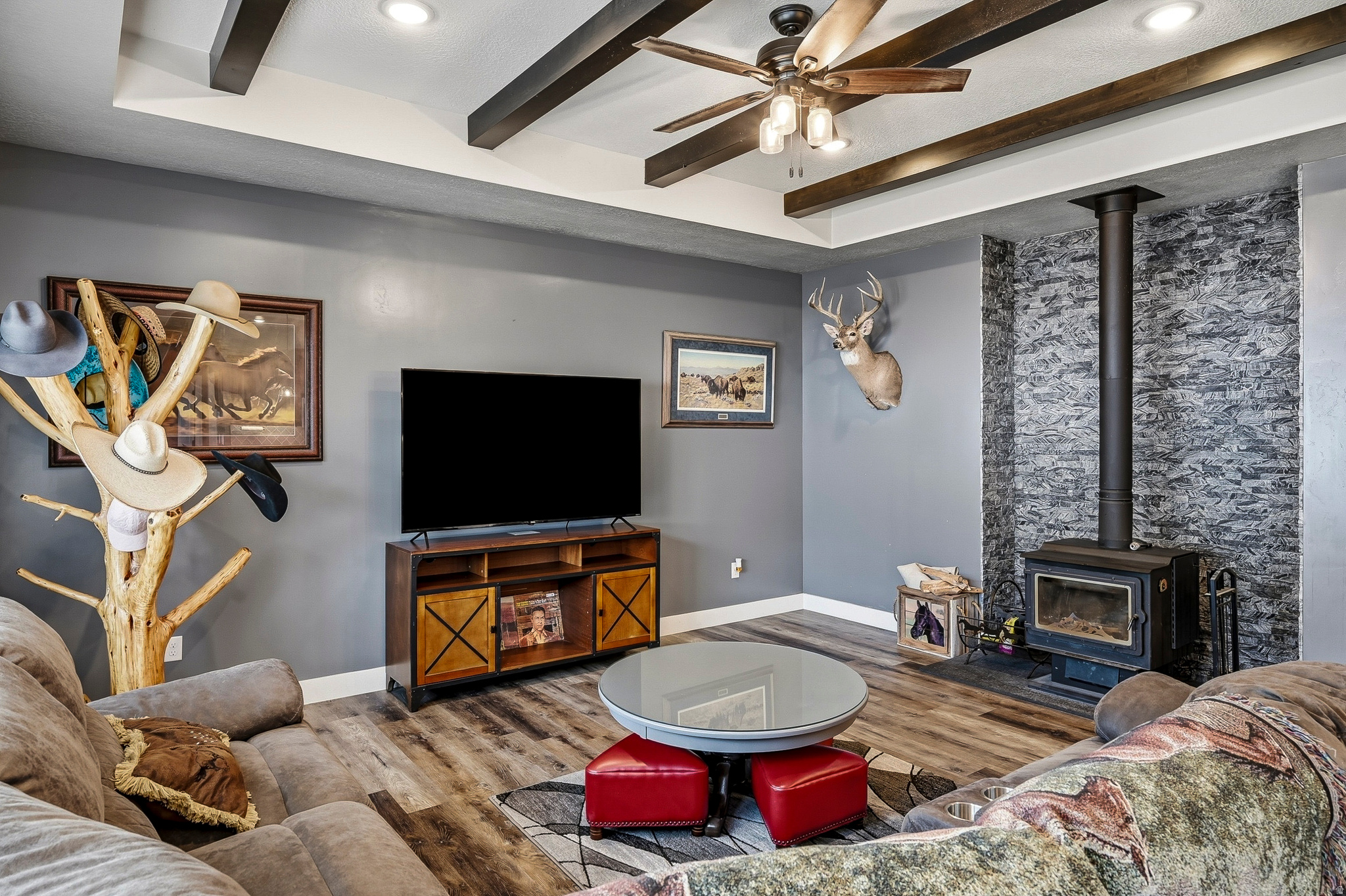 CRESCENT HILLS - Residential