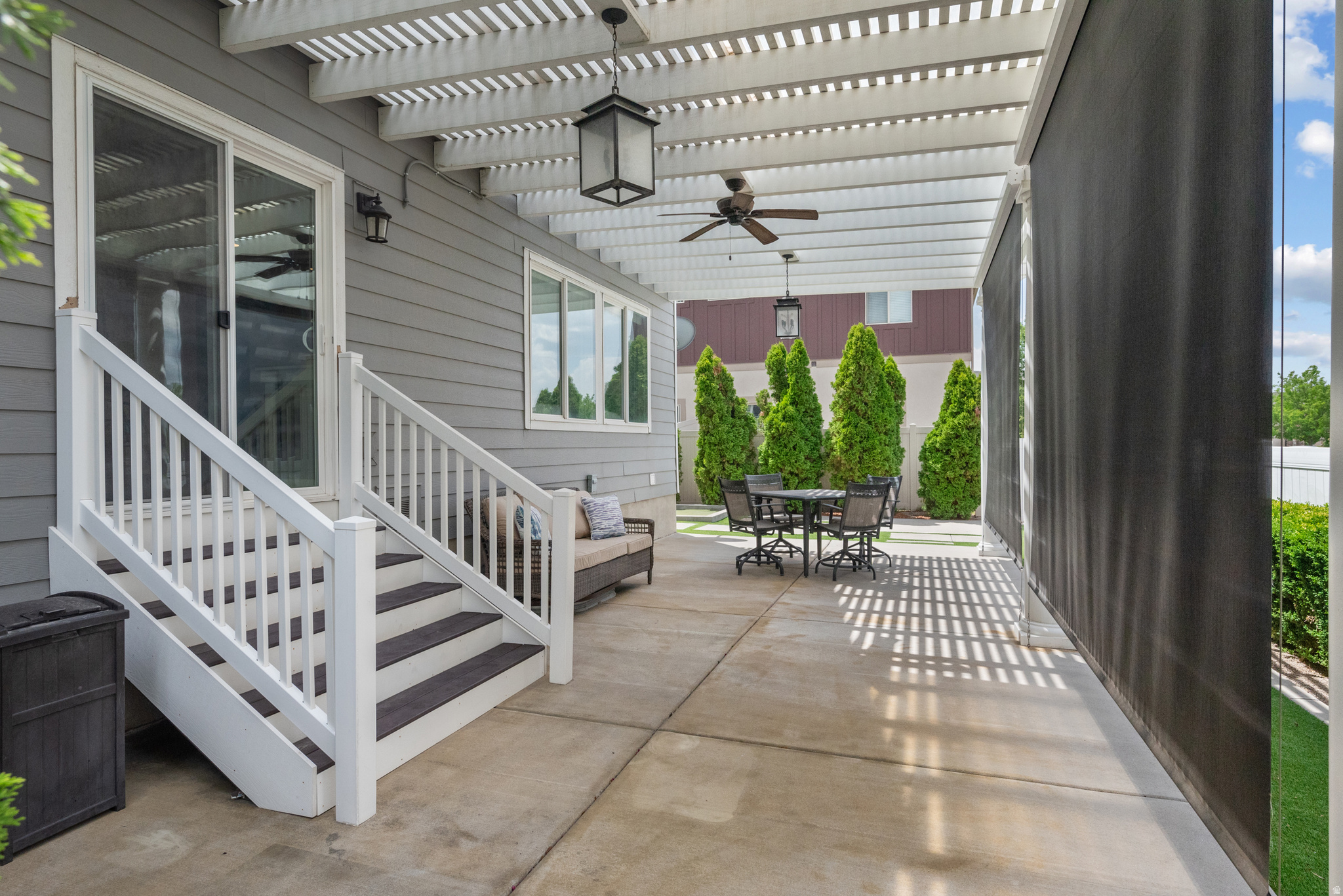 EAST RIVERWALK - Residential