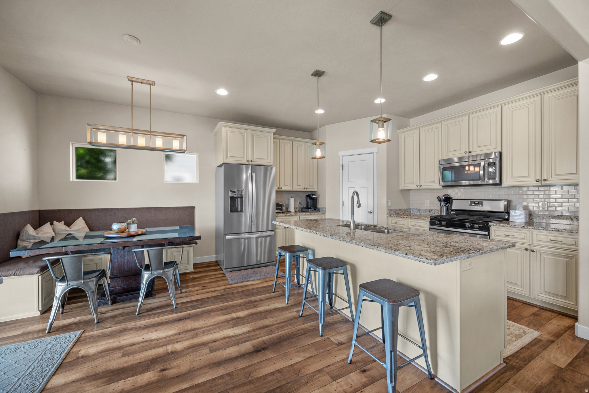 EAST RIVERWALK - Residential
